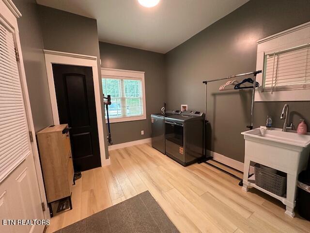 Middlesboro, Kentucky, 40965, United States, 5 Bedrooms Bedrooms, ,4 BathroomsBathrooms,Residential,For Sale,1915642