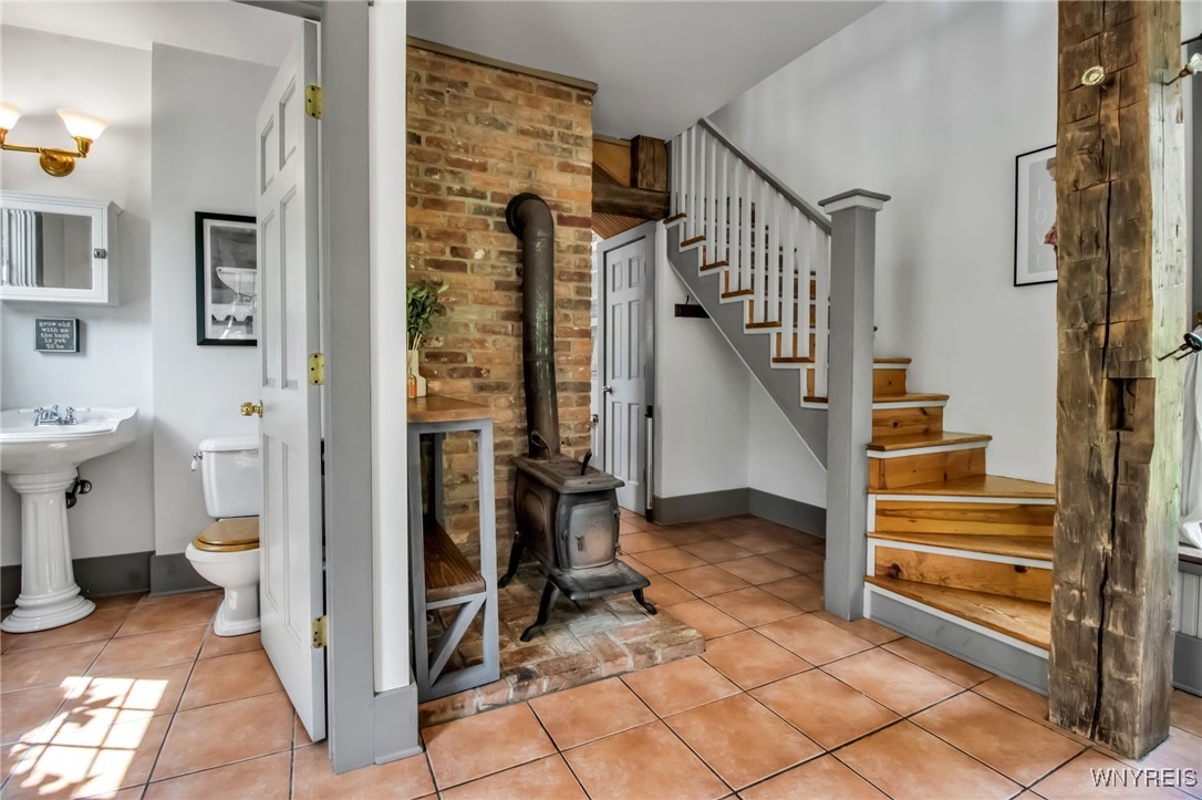 Aurora, New York, 14052, United States, 3 Bedrooms Bedrooms, ,3 BathroomsBathrooms,Residential,For Sale,1865001