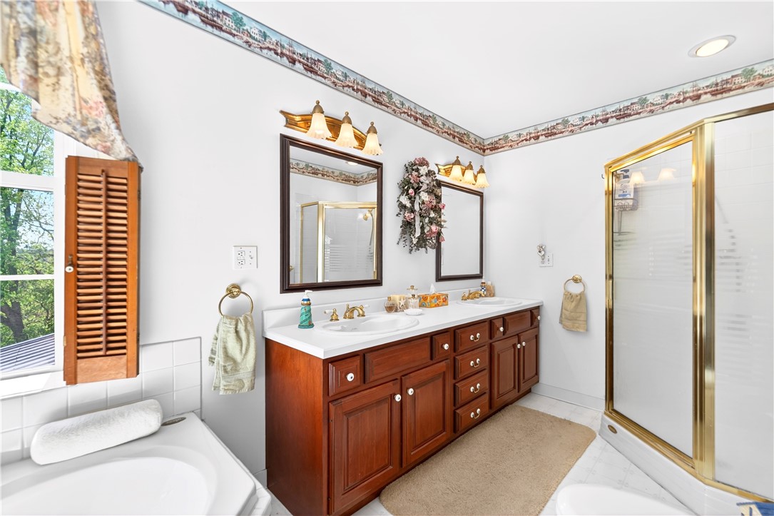 Scenery Hill, Pennsylvania, 15360, United States, 4 Bedrooms Bedrooms, ,2 BathroomsBathrooms,Residential,For Sale,2044071
