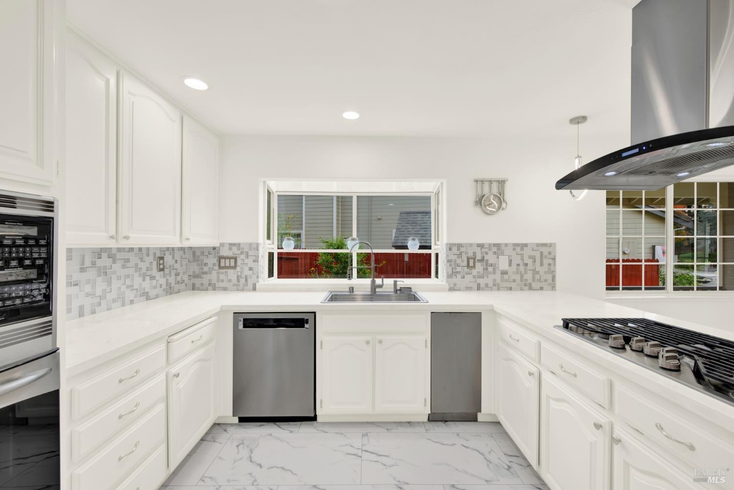 Dixon, California, 95620, United States, 5 Bedrooms Bedrooms, ,3 BathroomsBathrooms,Residential,For Sale,1992877