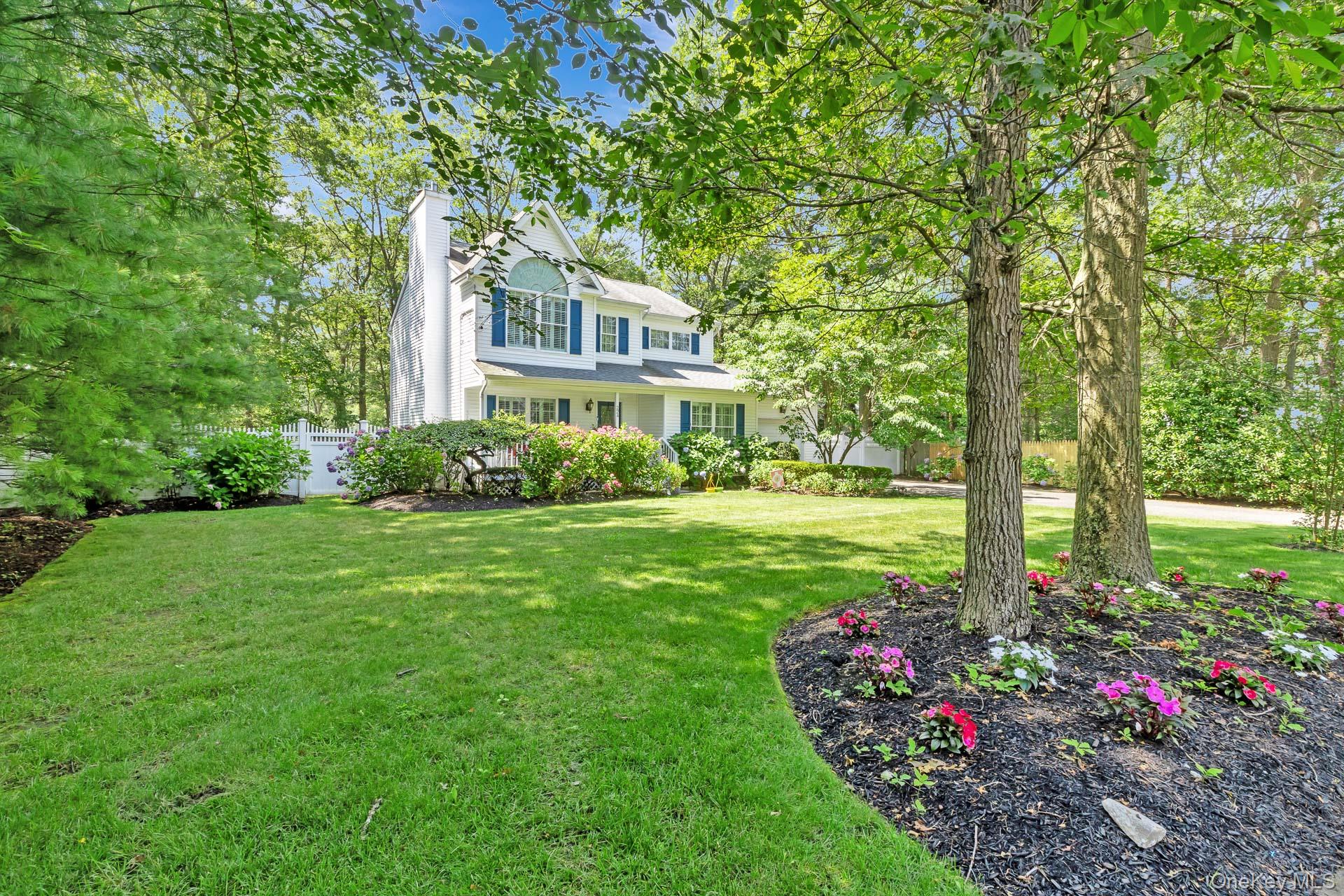 Shirley, New York, 11967, United States, 4 Bedrooms Bedrooms, ,3 BathroomsBathrooms,Residential,For Sale,1992037