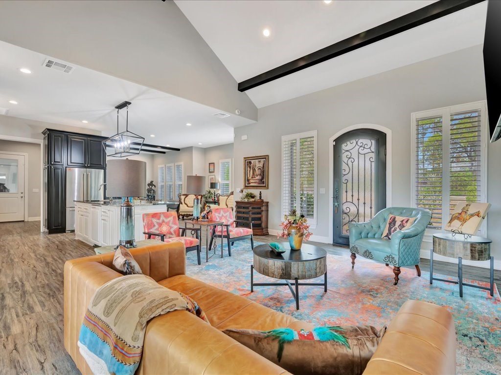 Lufkin, Texas, 75901, United States, 3 Bedrooms Bedrooms, ,2 BathroomsBathrooms,Residential,For Sale,1996440