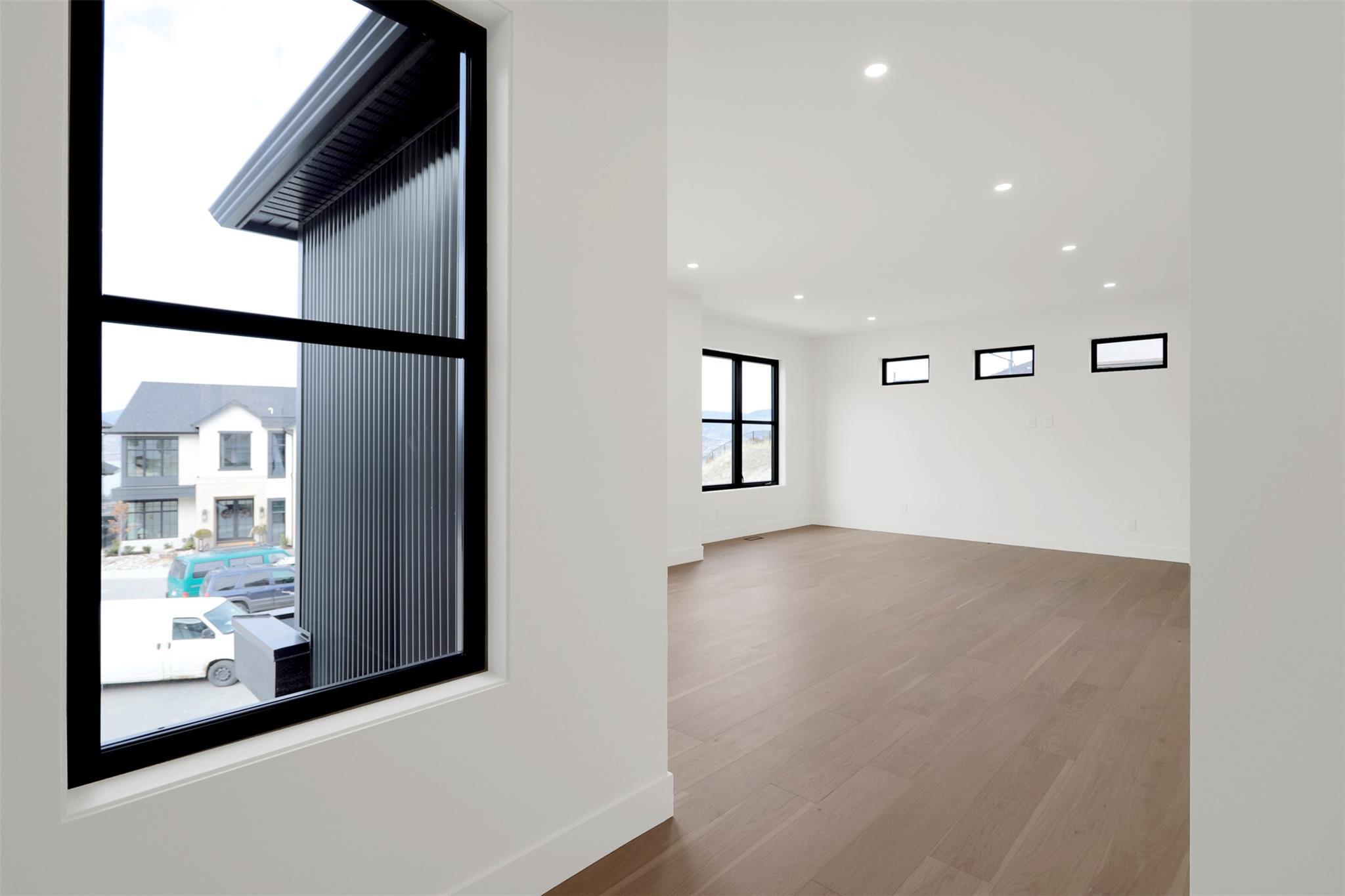 KELOWNA, British Columbia, V1W 0C4, CA, 5 Bedrooms Bedrooms, ,4 BathroomsBathrooms,Residential,For Sale,1960562