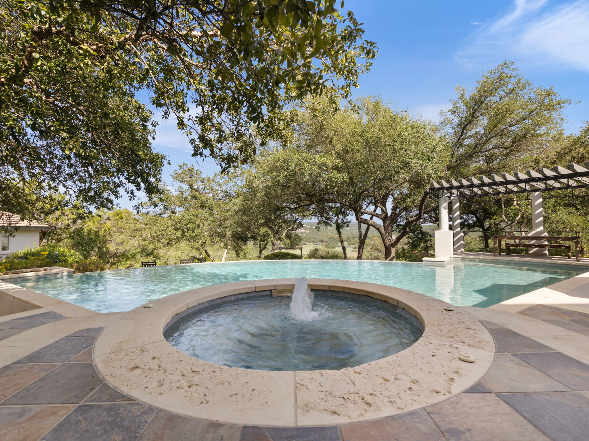  Private 2+ Acre Barton Creek Estate with Hill Country Views, Pool & Guest House - 物件實景