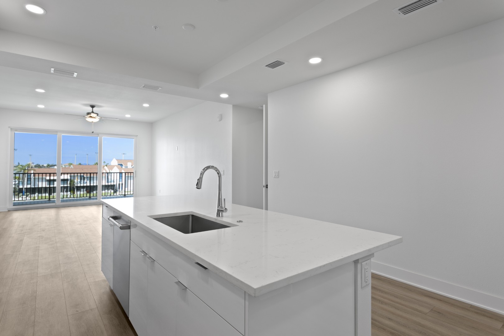 Madeira Beach, Florida, 33708, United States, 3 Bedrooms Bedrooms, ,3 BathroomsBathrooms,Residential,For Sale,1854294