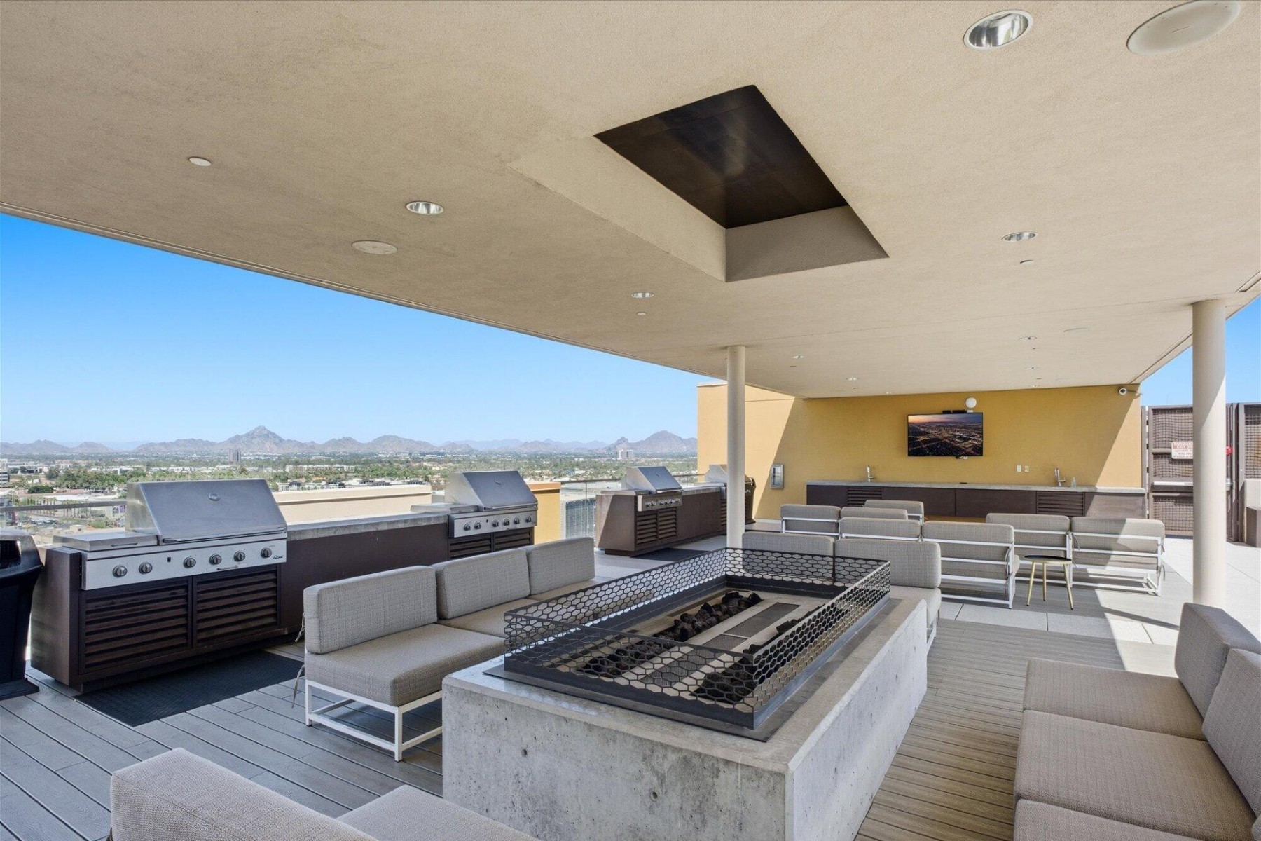  200 W Portland Street  Phoenix, AZ - 物件實景