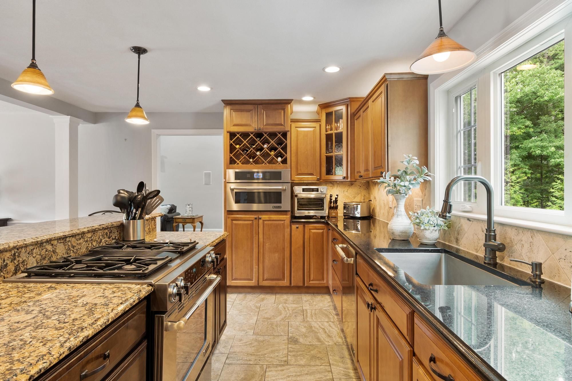  60 Wescott Circle, Tewksbury, MA, 01876 - 物件實景