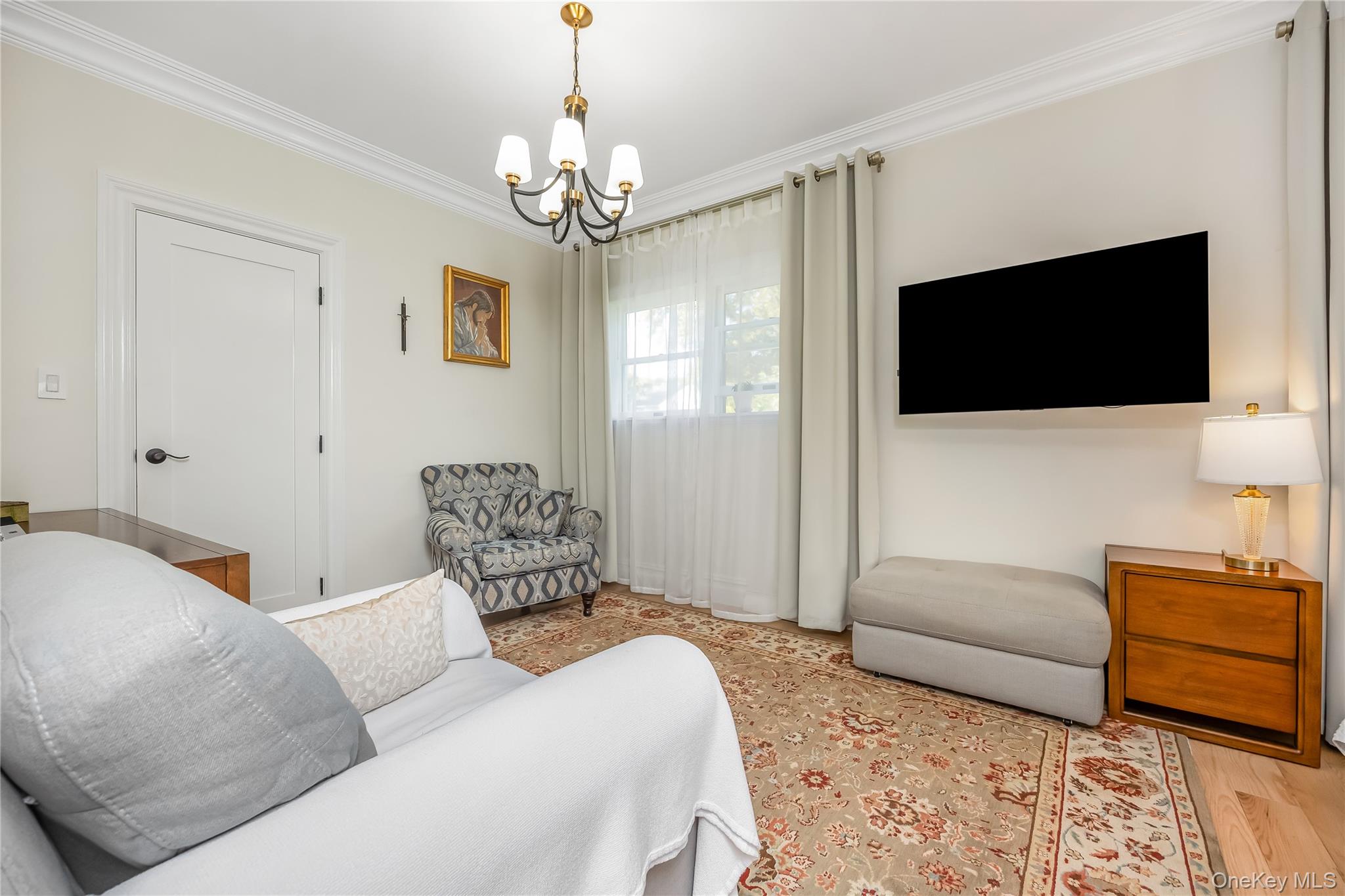 Farmingdale, New York, 11735, United States, 4 Bedrooms Bedrooms, ,3 BathroomsBathrooms,Residential,For Sale,1942122