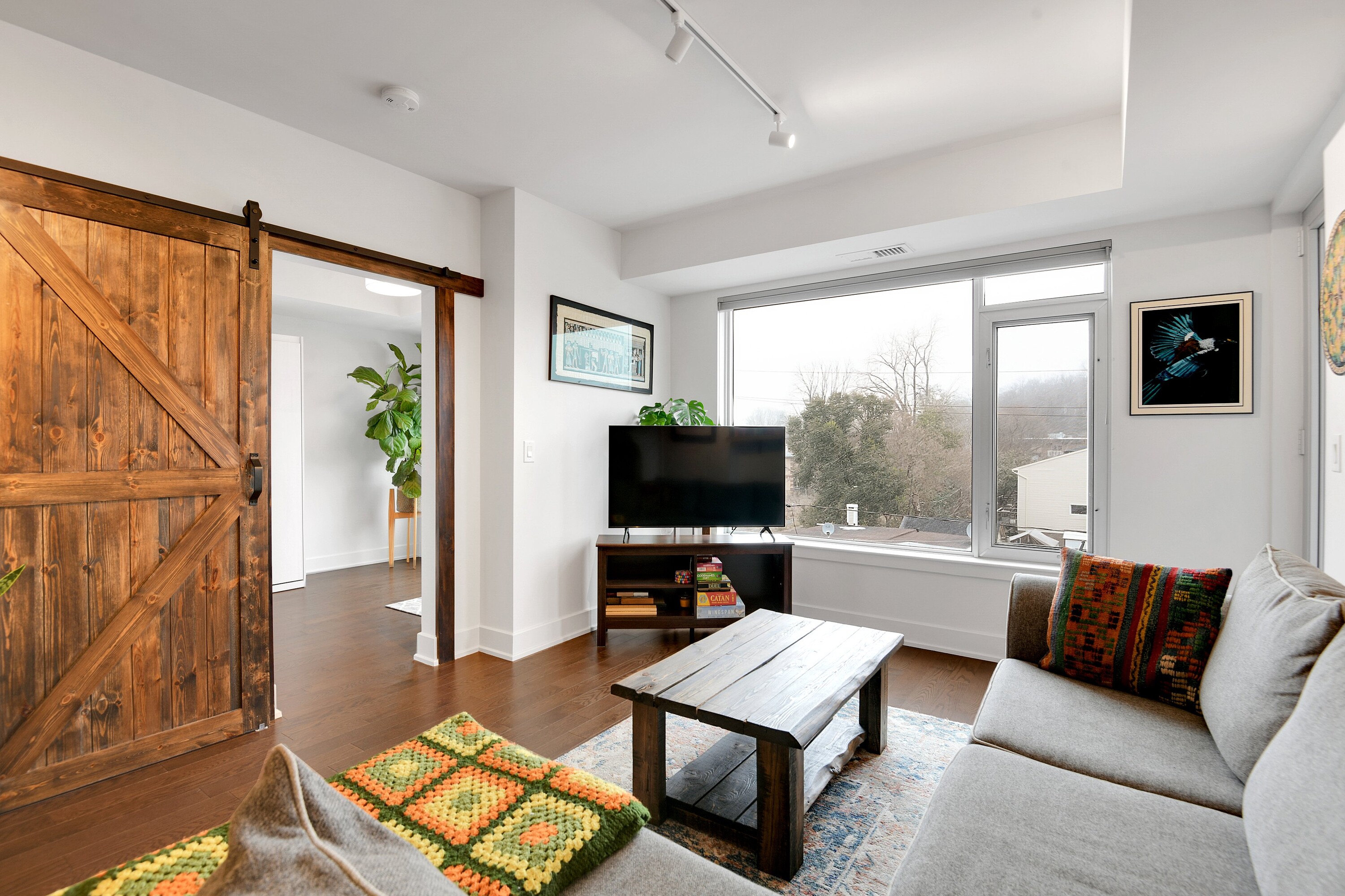  The Kavanaugh - 2 Bed + Den - 物件實景