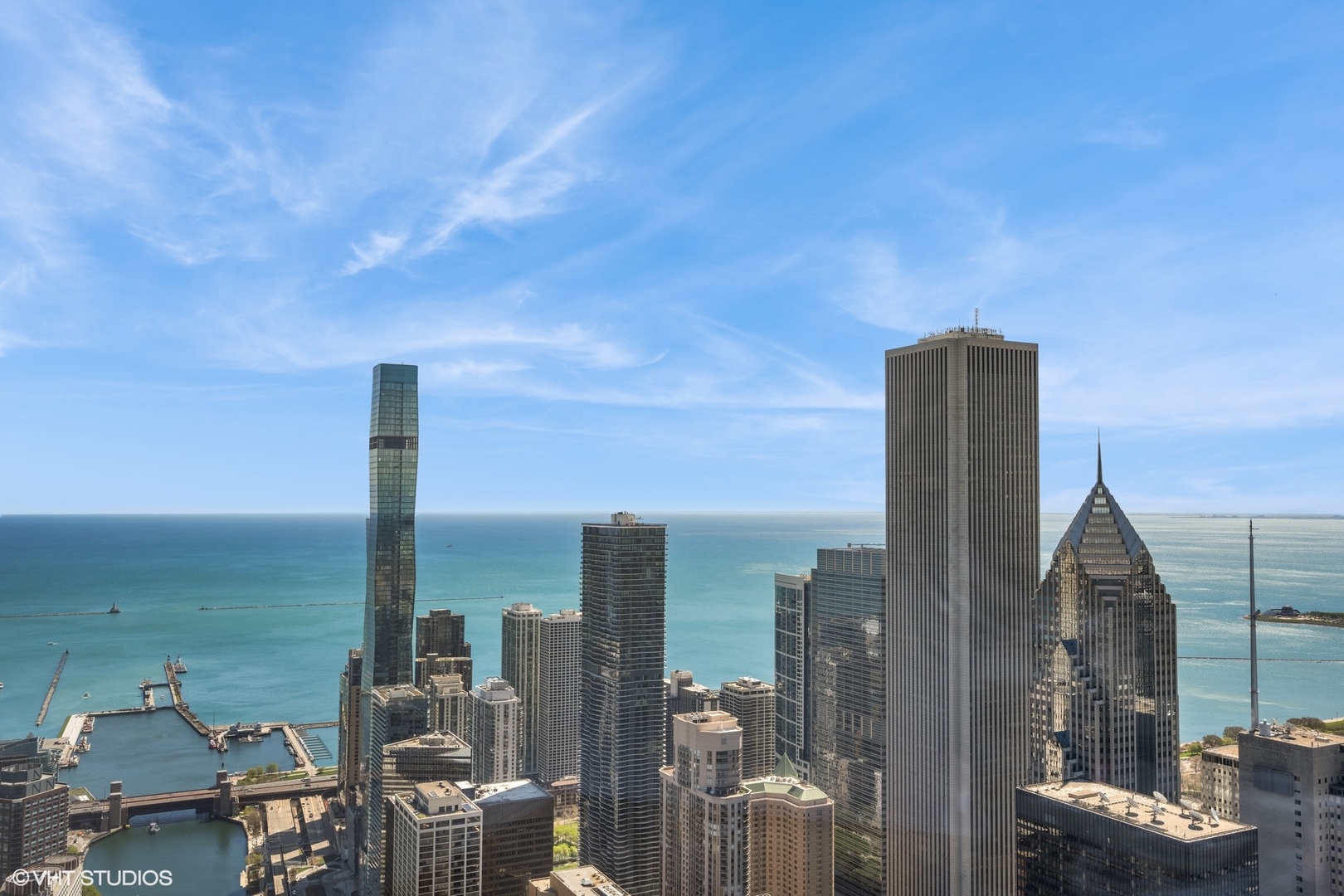 Chicago, Illinois, 60611, United States, 3 Bedrooms Bedrooms, ,4 BathroomsBathrooms,Residential,For Sale,1908723