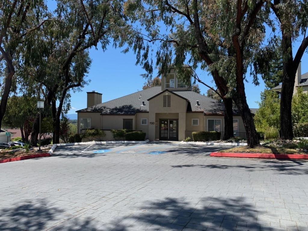 Hayward, California, 94544, United States, 2 Bedrooms Bedrooms, ,2 BathroomsBathrooms,Residential,For Sale,1983988