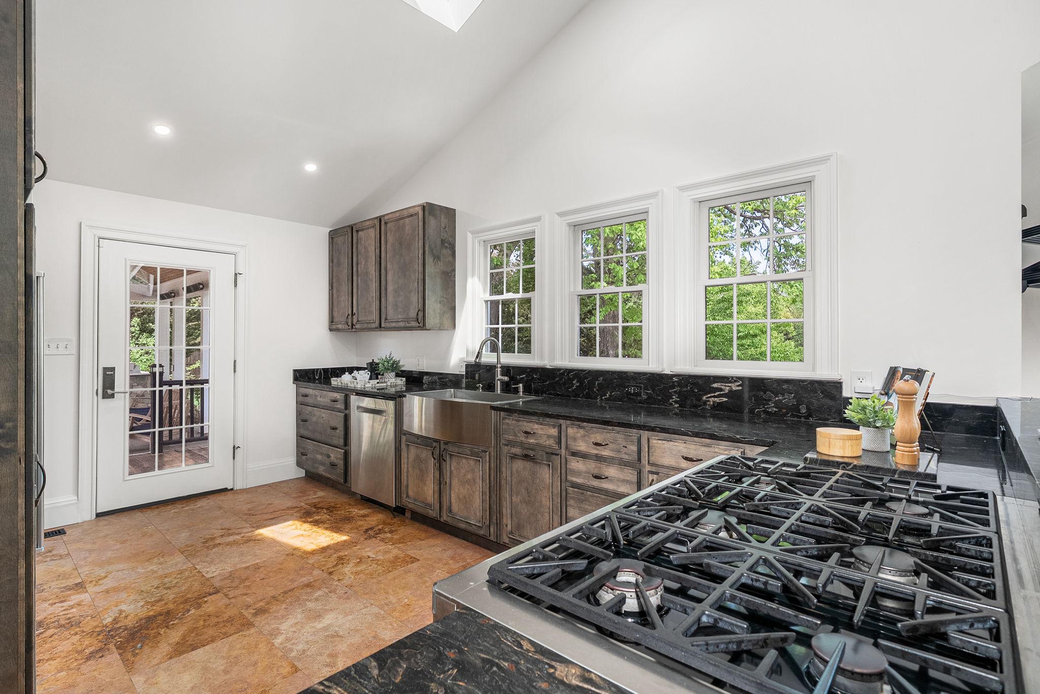  1211 Janneys Lane, Alexandria, VA, 22302 - 物件實景