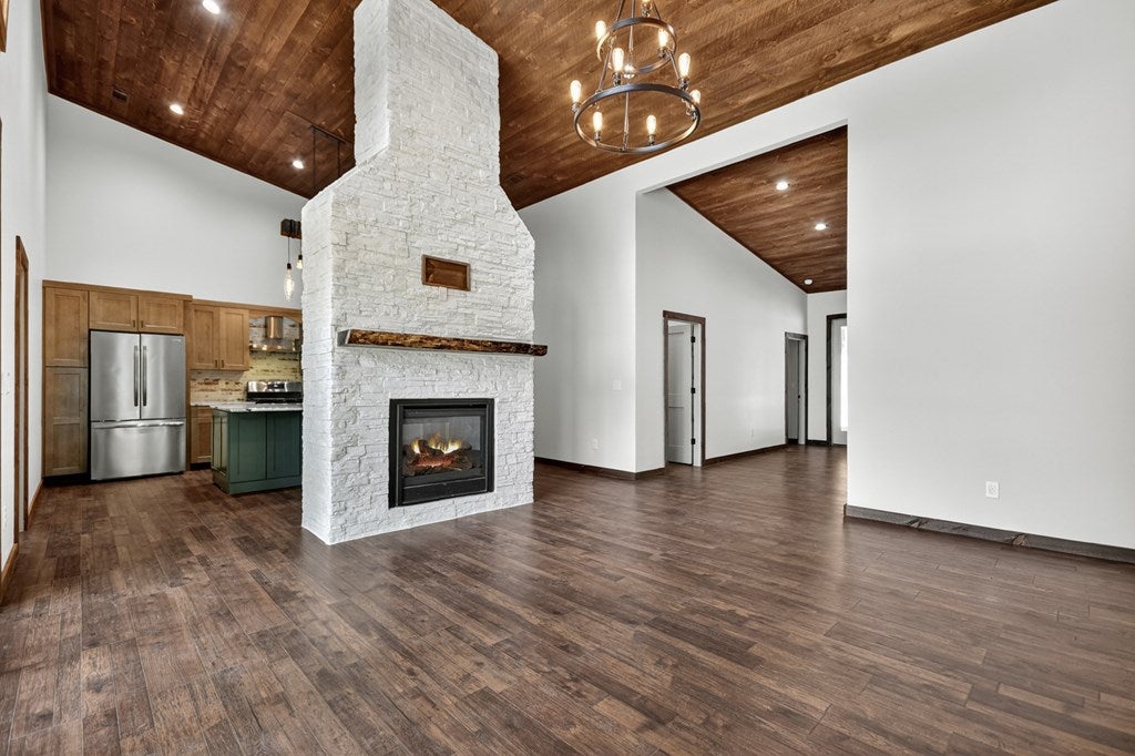 Mineral Bluff, Georgia, 30559, United States, 3 Bedrooms Bedrooms, ,3 BathroomsBathrooms,Residential,For Sale,1871294