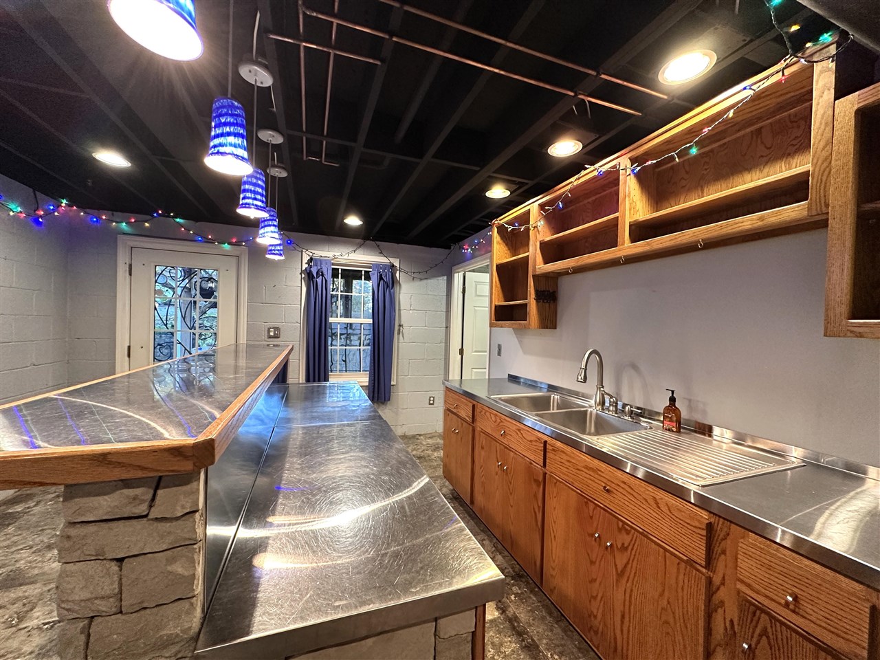 Bowling Green, Kentucky, 42103, United States, 4 Bedrooms Bedrooms, ,5 BathroomsBathrooms,Residential,For Sale,1991633