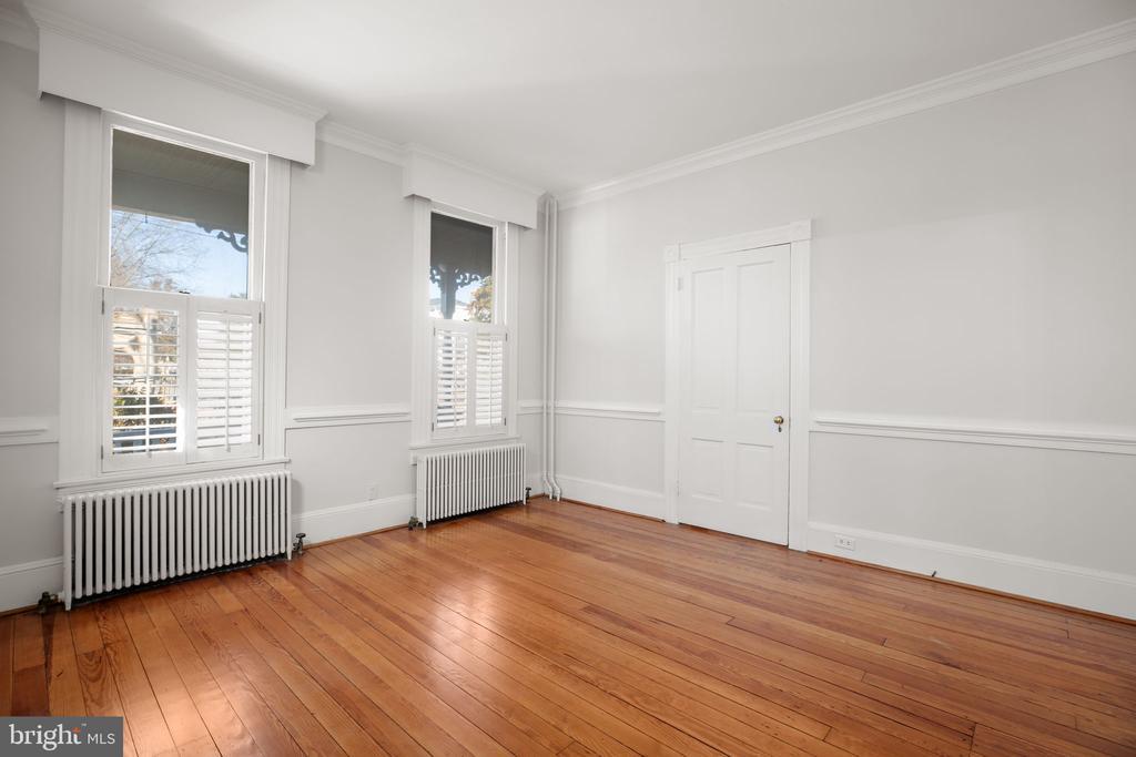 Fredericksburg, Virginia, 22401, United States, 4 Bedrooms Bedrooms, ,2 BathroomsBathrooms,Residential,For Sale,2001681