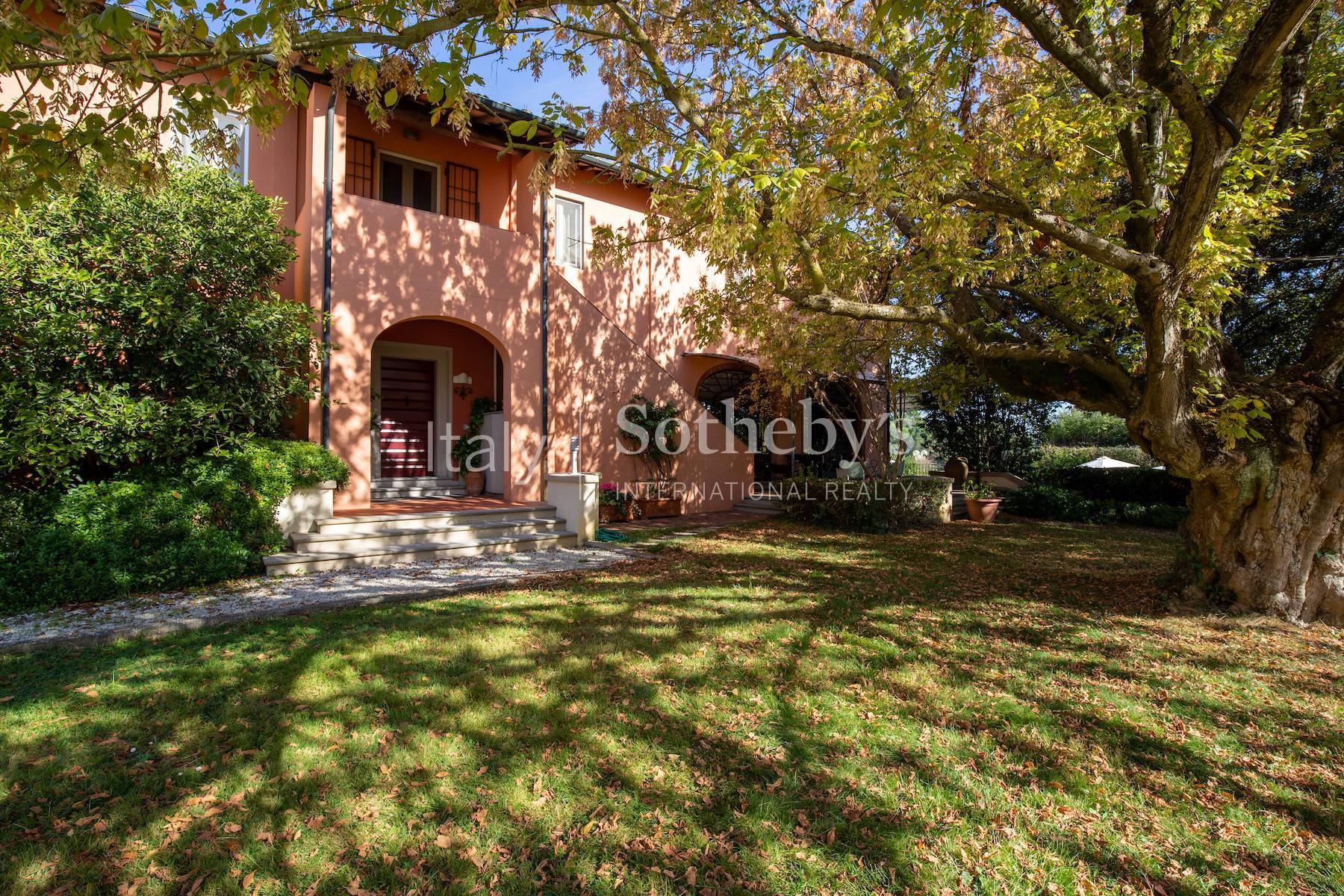 Villa with dépendance and vineyard in Tuscany - 物件實景