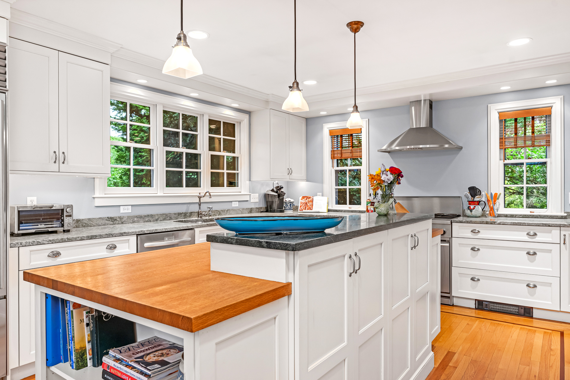  300 Kenyon Avenue, South Kingstown, RI, 02879 - 物件實景