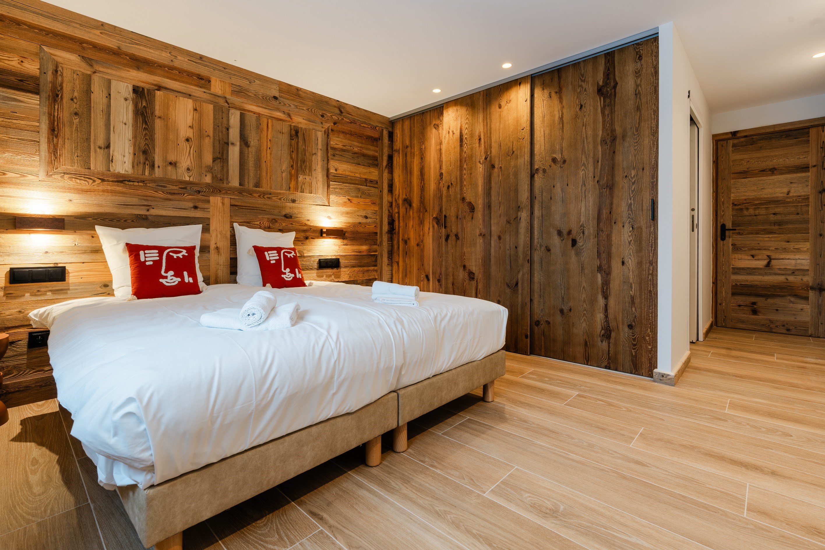  Exceptional New Chalet with Panoramic Views and High-End Features - 物件實景