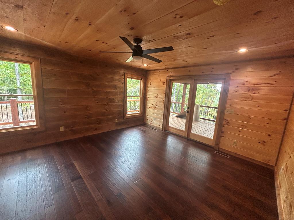 Mineral Bluff, Georgia, 30559, United States, 4 Bedrooms Bedrooms, ,3 BathroomsBathrooms,Residential,For Sale,1953348