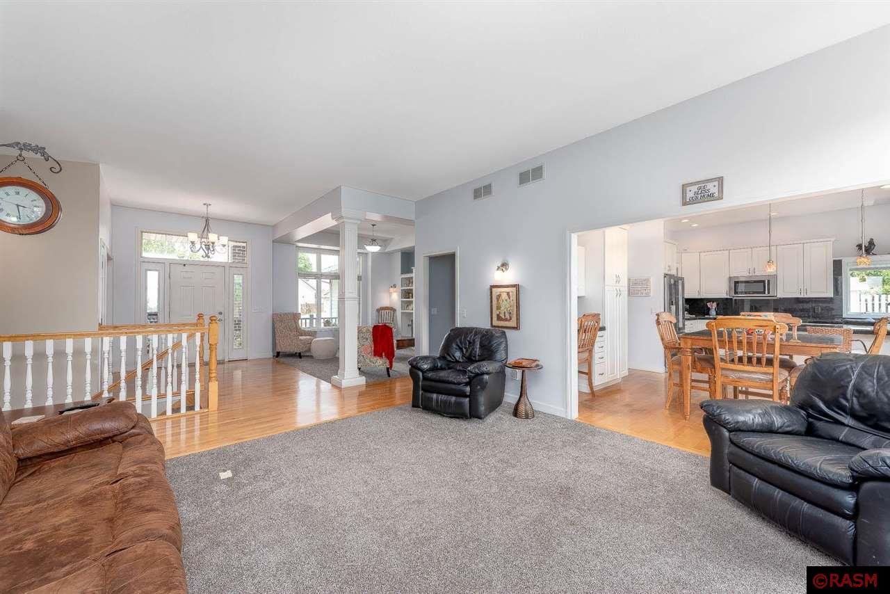 Mankato, Minnesota, 56001, United States, 4 Bedrooms Bedrooms, ,3 BathroomsBathrooms,Residential,For Sale,1879364