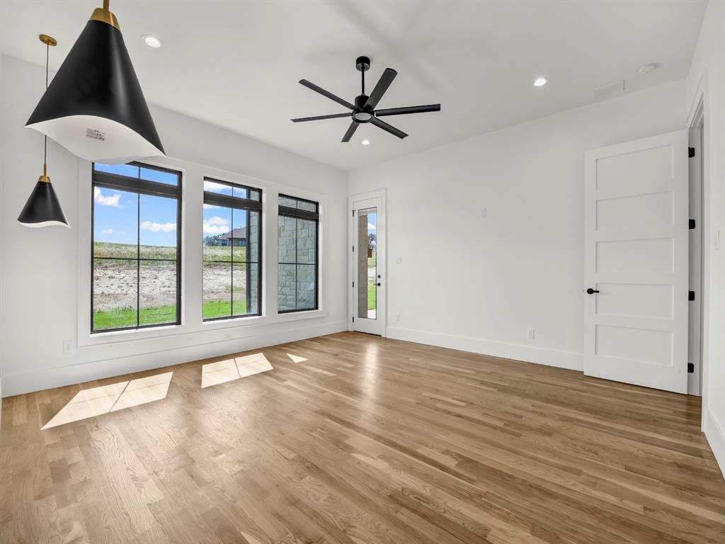 Weatherford, Texas, 76087, United States, 4 Bedrooms Bedrooms, ,4 BathroomsBathrooms,Residential,For Sale,1981455
