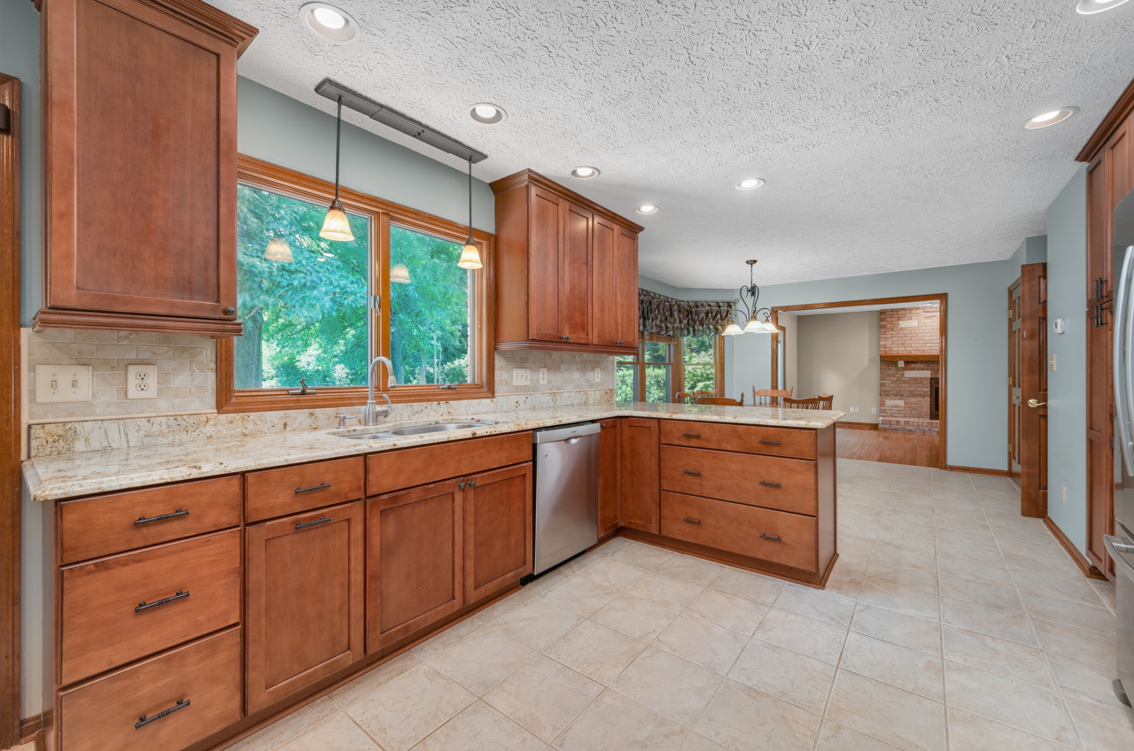 Terre Haute, Indiana, 47802, United States, 4 Bedrooms Bedrooms, ,3 BathroomsBathrooms,Residential,For Sale,1931381