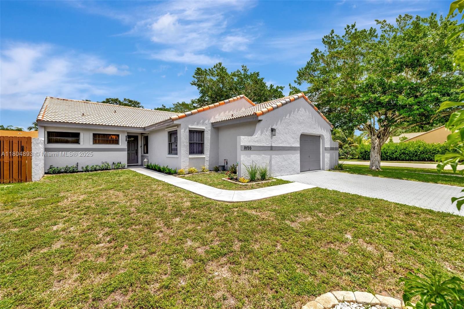 Cooper City, Florida, 33026, United States, 3 Bedrooms Bedrooms, ,2 BathroomsBathrooms,Residential,For Sale,1827965