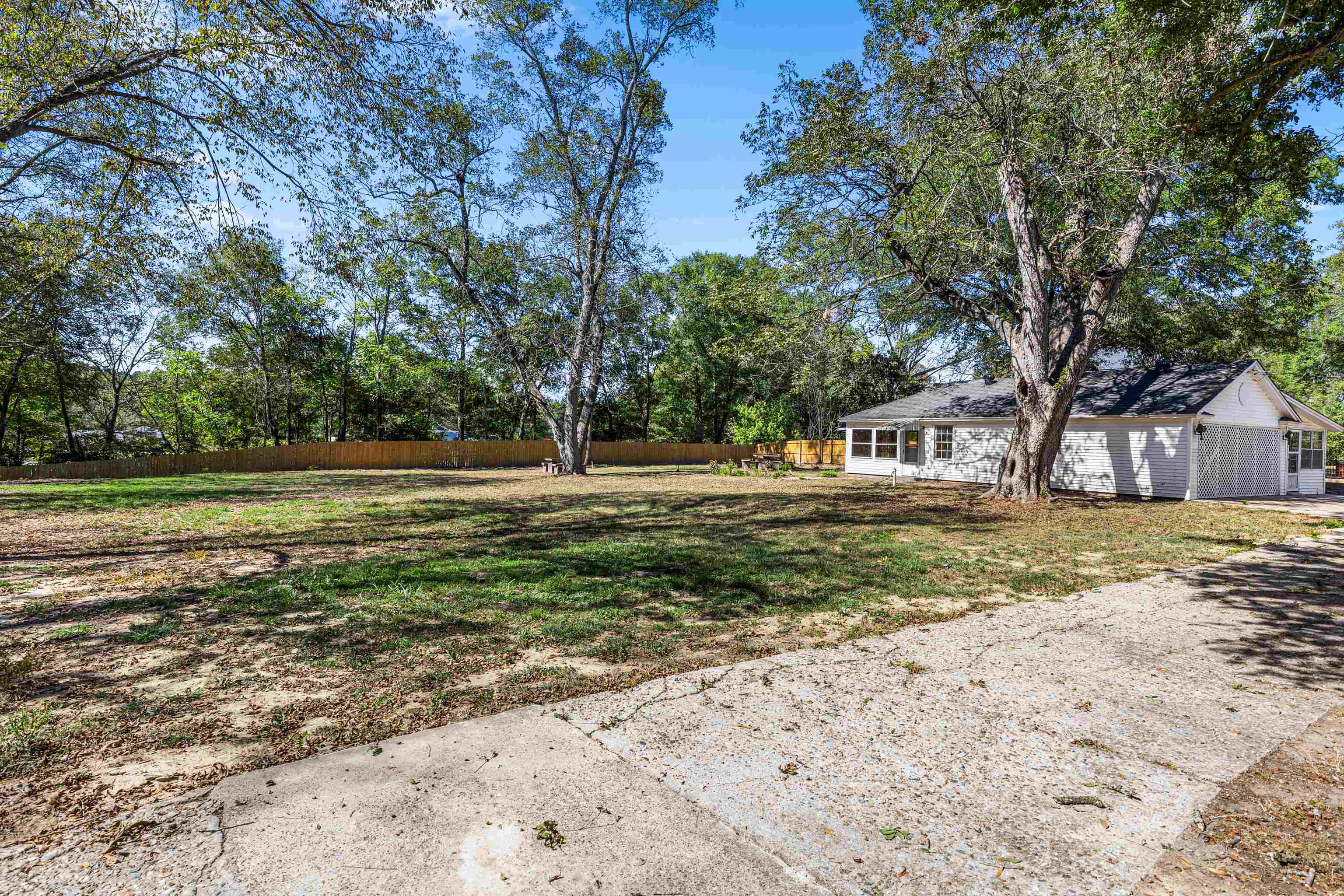 Jefferson, Texas, 75657, United States, 5 Bedrooms Bedrooms, ,5 BathroomsBathrooms,Residential,For Sale,1978271