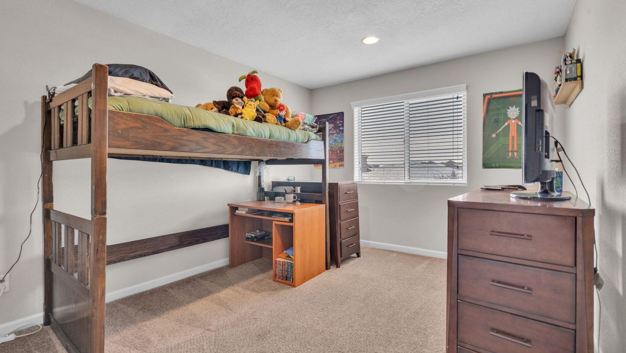 Albuquerque, New Mexico, 87106, United States, 5 Bedrooms Bedrooms, ,4 BathroomsBathrooms,Residential,For Sale,1907467
