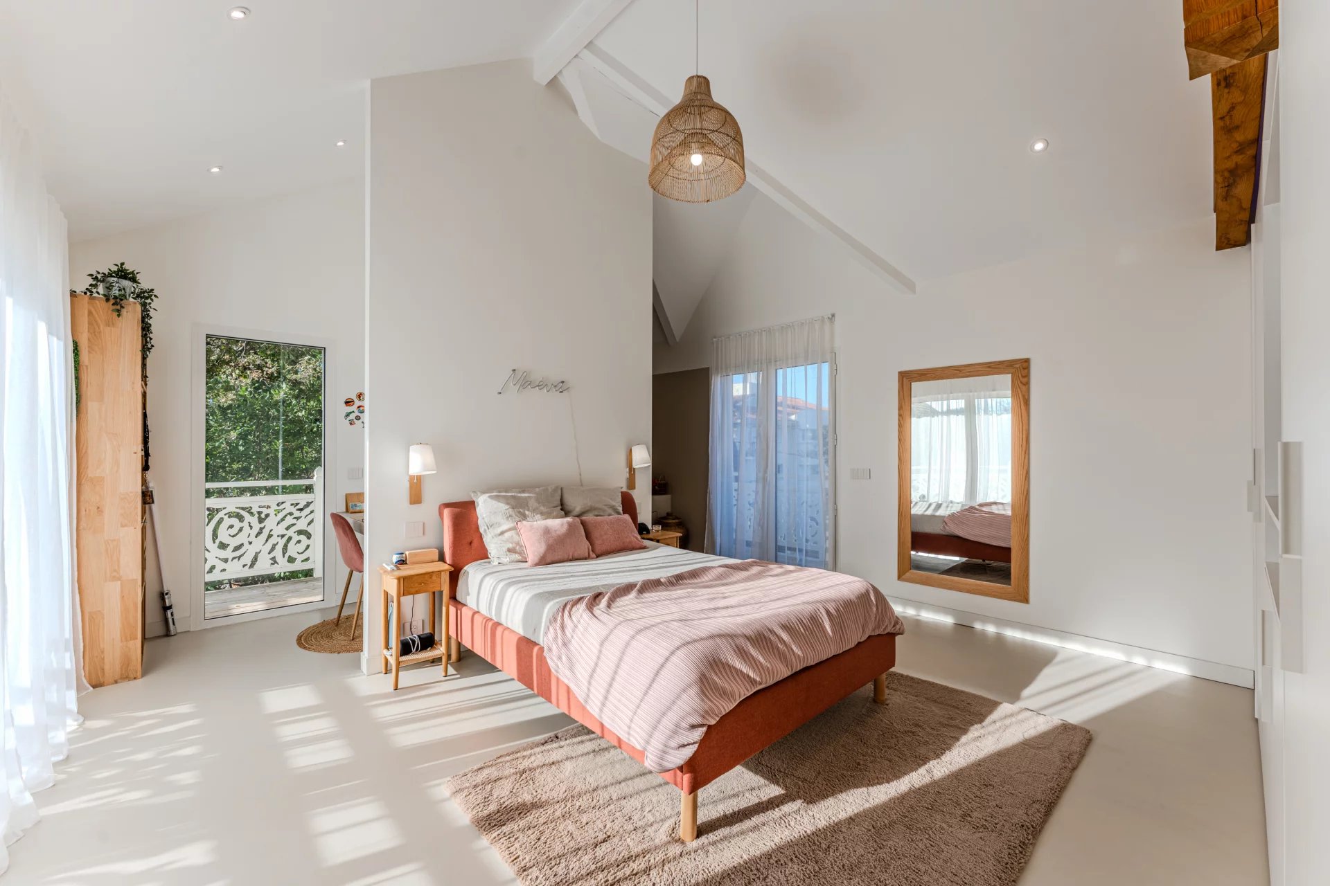 Arcachon, New Aquitaine, 33120, FR, 5 Bedrooms Bedrooms, ,Residential,For Sale,1996092