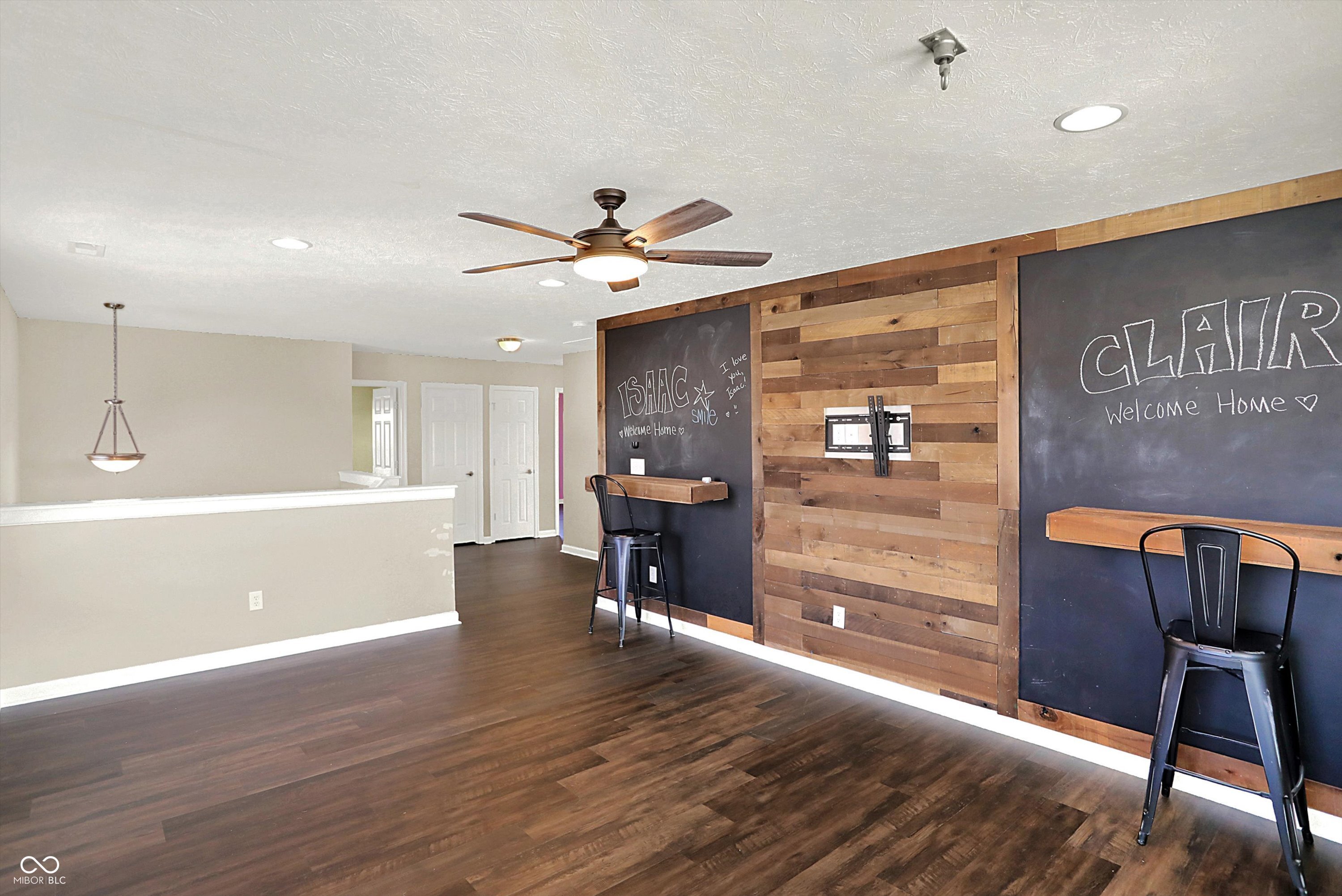 Bargersville, Indiana, 46106, United States, 5 Bedrooms Bedrooms, ,4 BathroomsBathrooms,Residential,For Sale,1975044