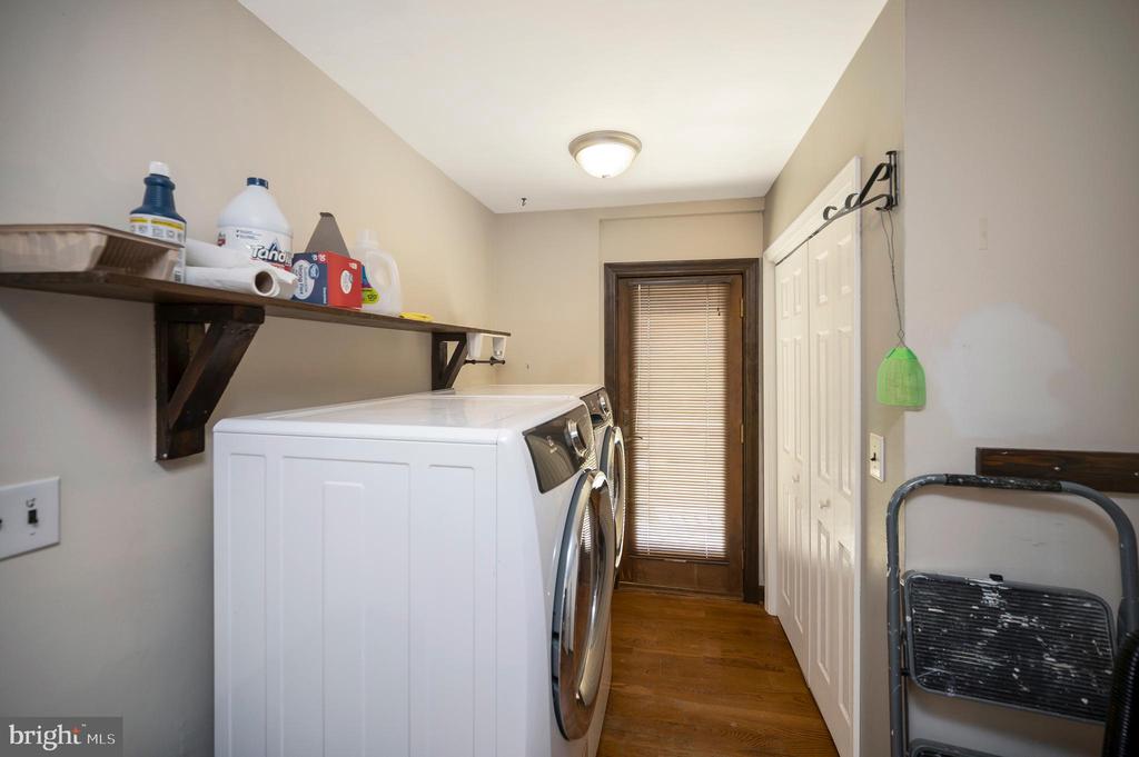 Linden, Virginia, 22642, United States, 5 Bedrooms Bedrooms, ,4 BathroomsBathrooms,Residential,For Sale,2037897