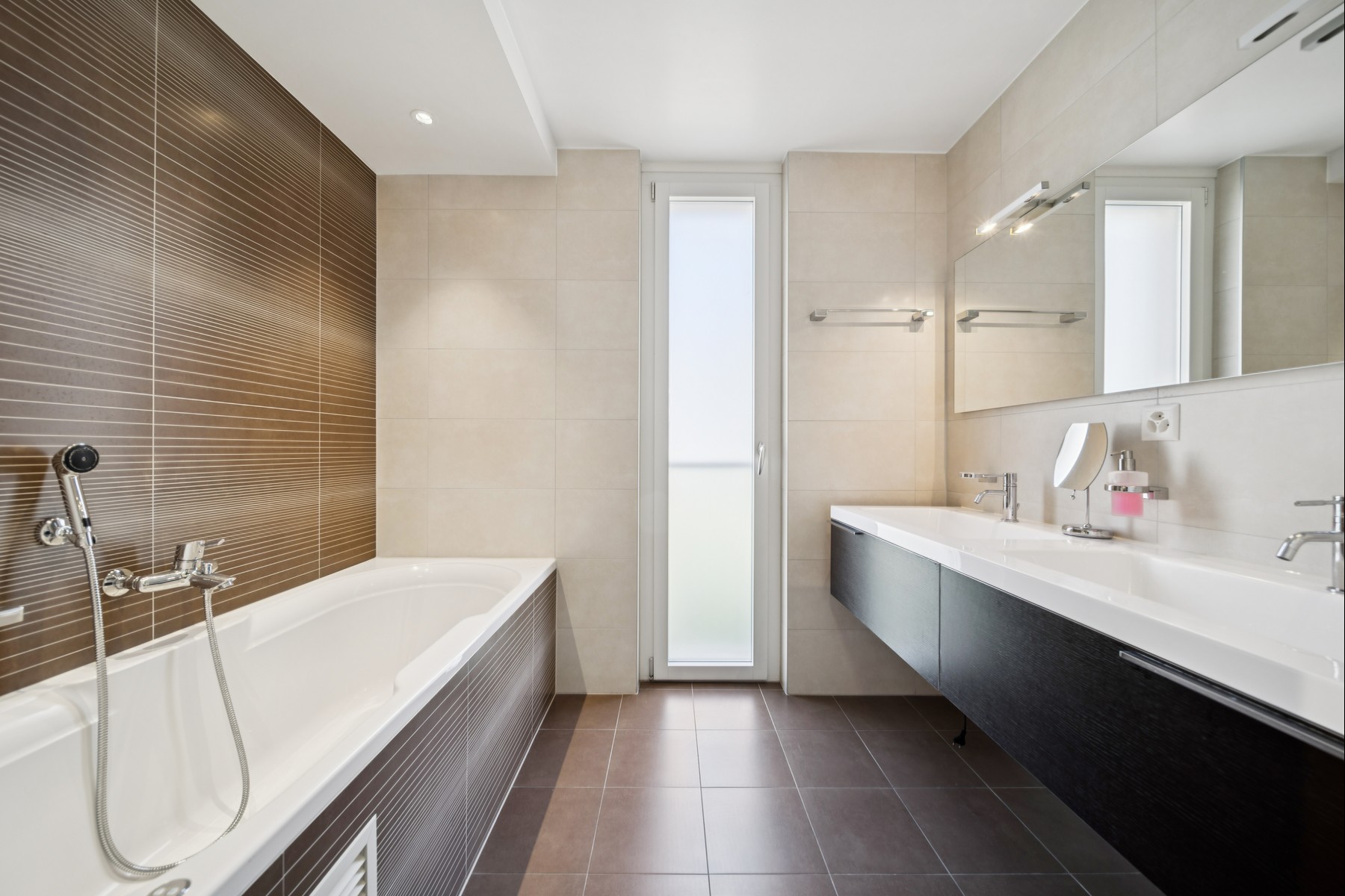  Exceptional apartment with a panoramic view of the lake - 物件實景