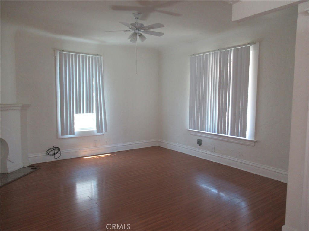 Los Angeles, California, 90018, United States, 4 Bedrooms Bedrooms, ,2 BathroomsBathrooms,Residential,For Sale,1941625