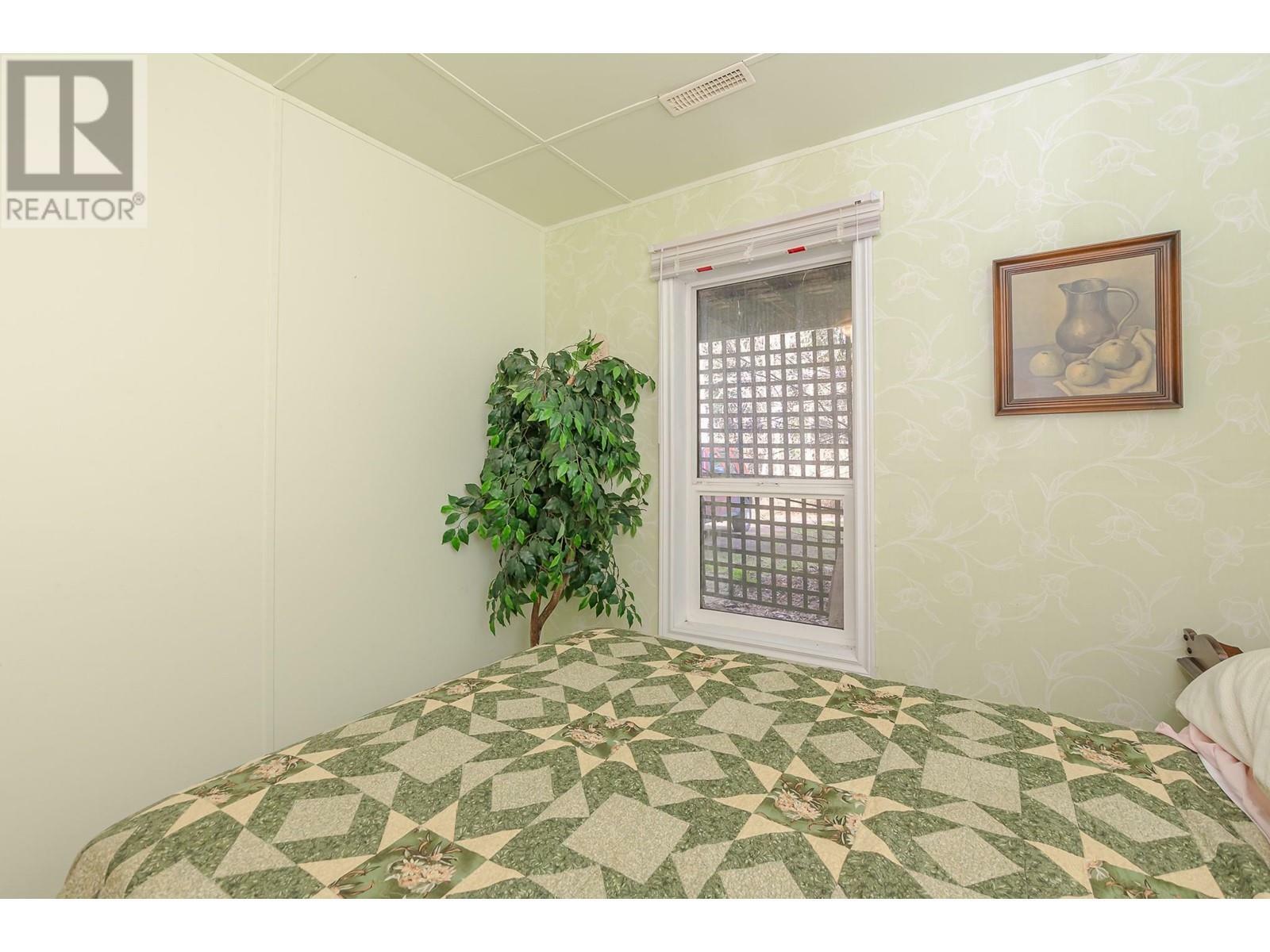 SALMON ARM, British Columbia, V1E 3C2, CA, 5 Bedrooms Bedrooms, ,3 BathroomsBathrooms,Residential,For Sale,1838319