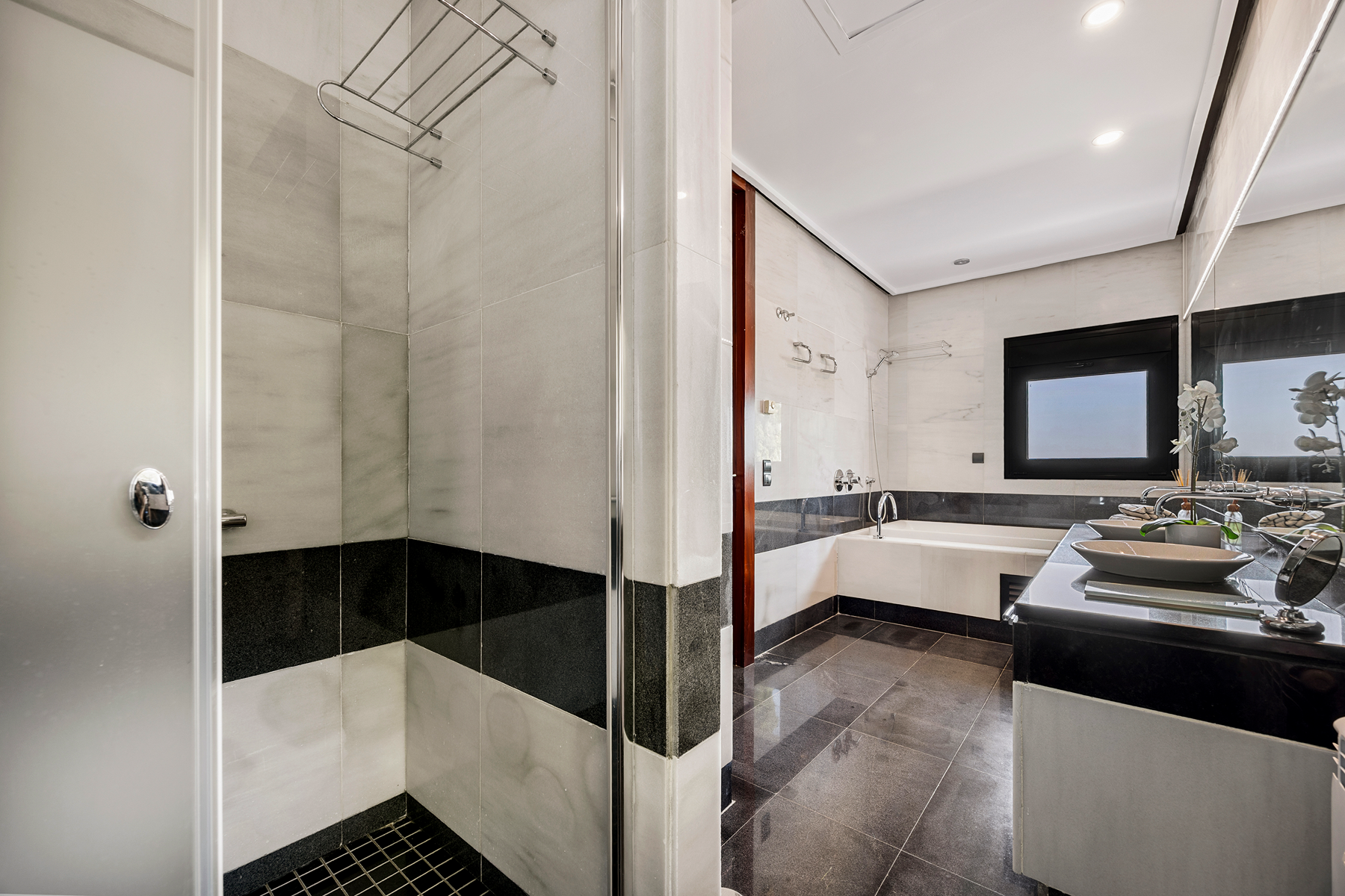  A modernist villa with captivating panoramic views - 物件實景