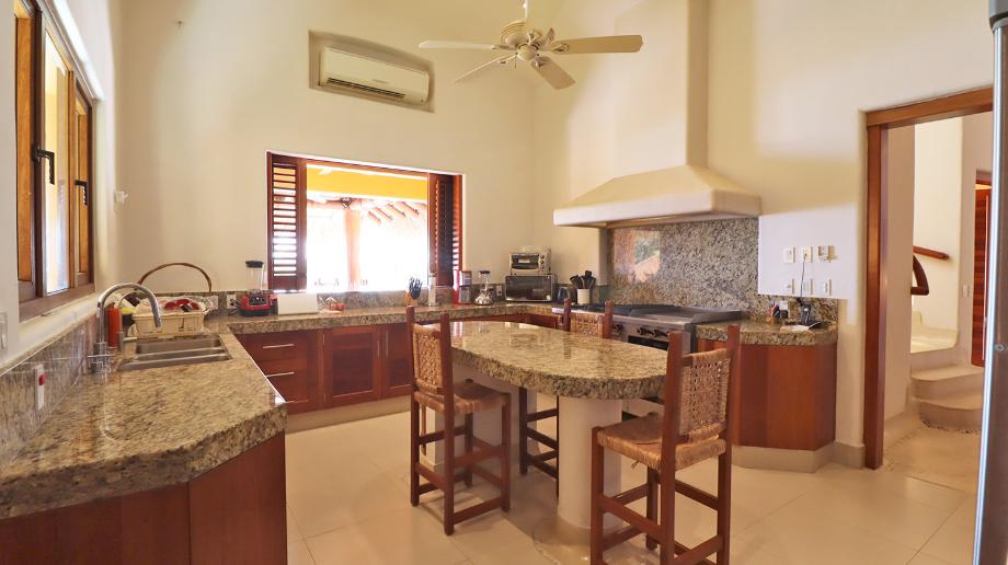 Zihuatanejo de Azueta, Guerrero, 40884, Mexico, 6 Bedrooms Bedrooms, ,10 BathroomsBathrooms,Residential,For Sale,1686440
