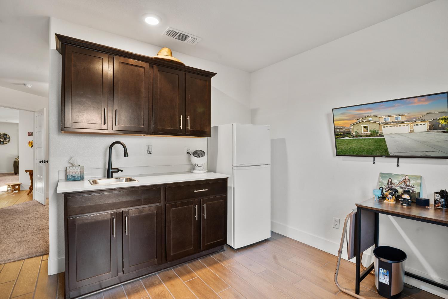 Atwater, California, 95301, United States, 5 Bedrooms Bedrooms, ,4 BathroomsBathrooms,Residential,For Sale,1983820