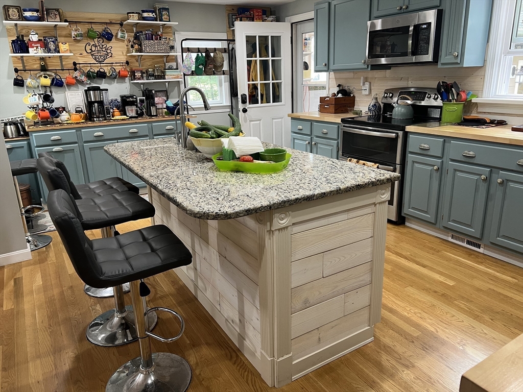 Windham, New Hampshire, 03087, United States, 3 Bedrooms Bedrooms, ,2 BathroomsBathrooms,Residential,For Sale,1939744