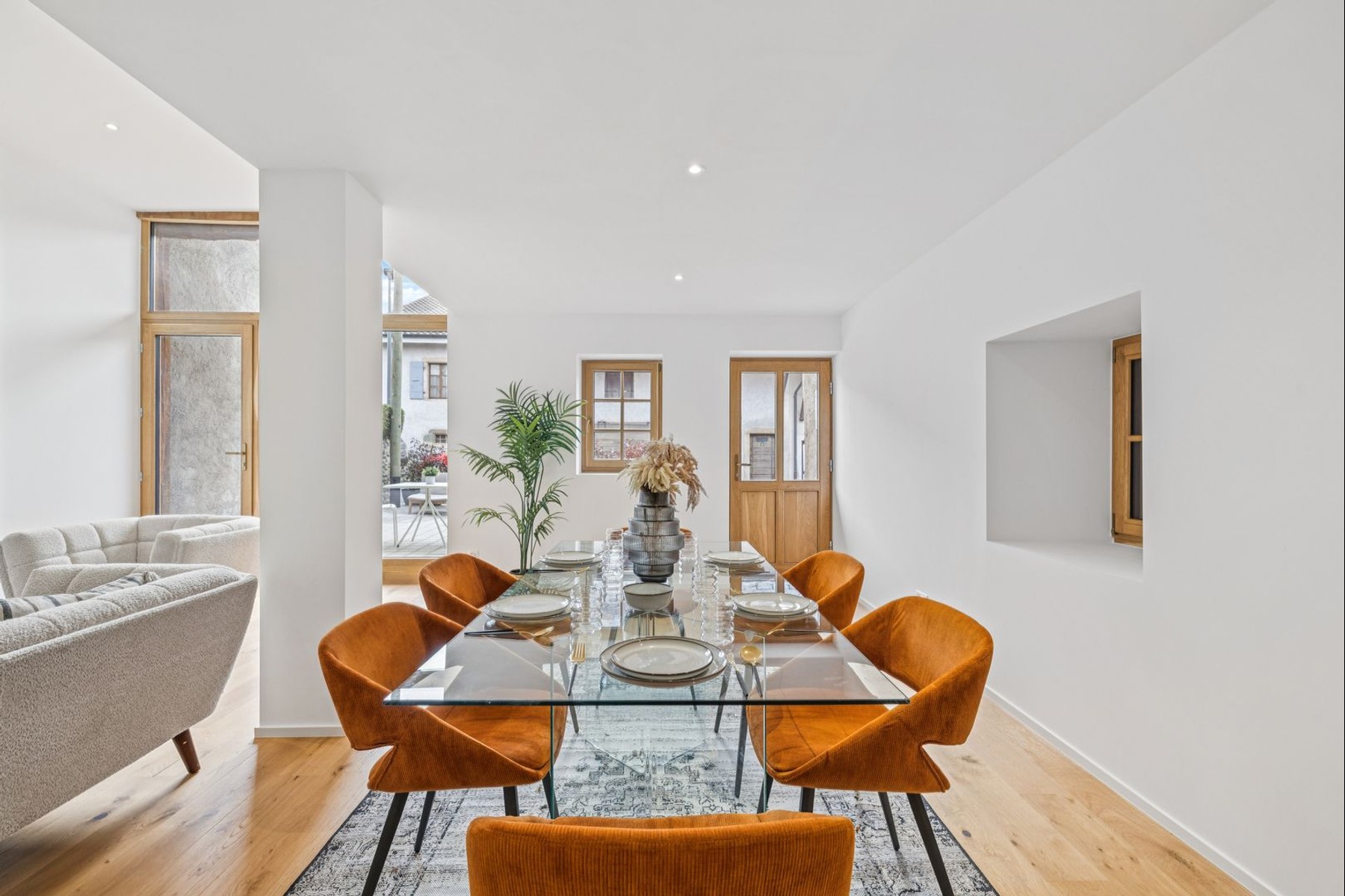  OFF-MARKET: FULLY RENOVATED VILLAGE HOUSE - LUXURY MATERIALS - 物件實景