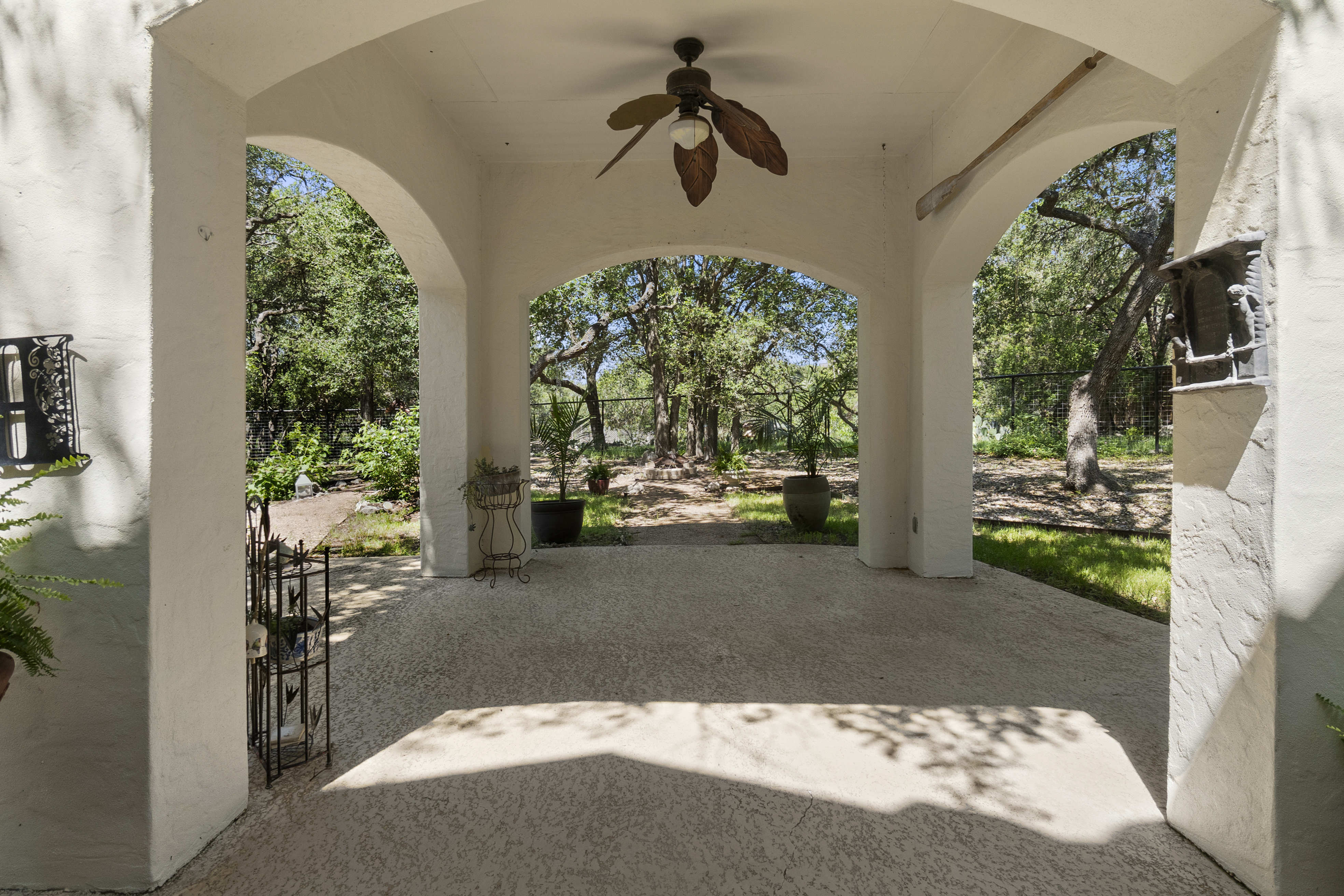  Stunning Custom Home with Expansive Outdoor Entertaining - 物件實景