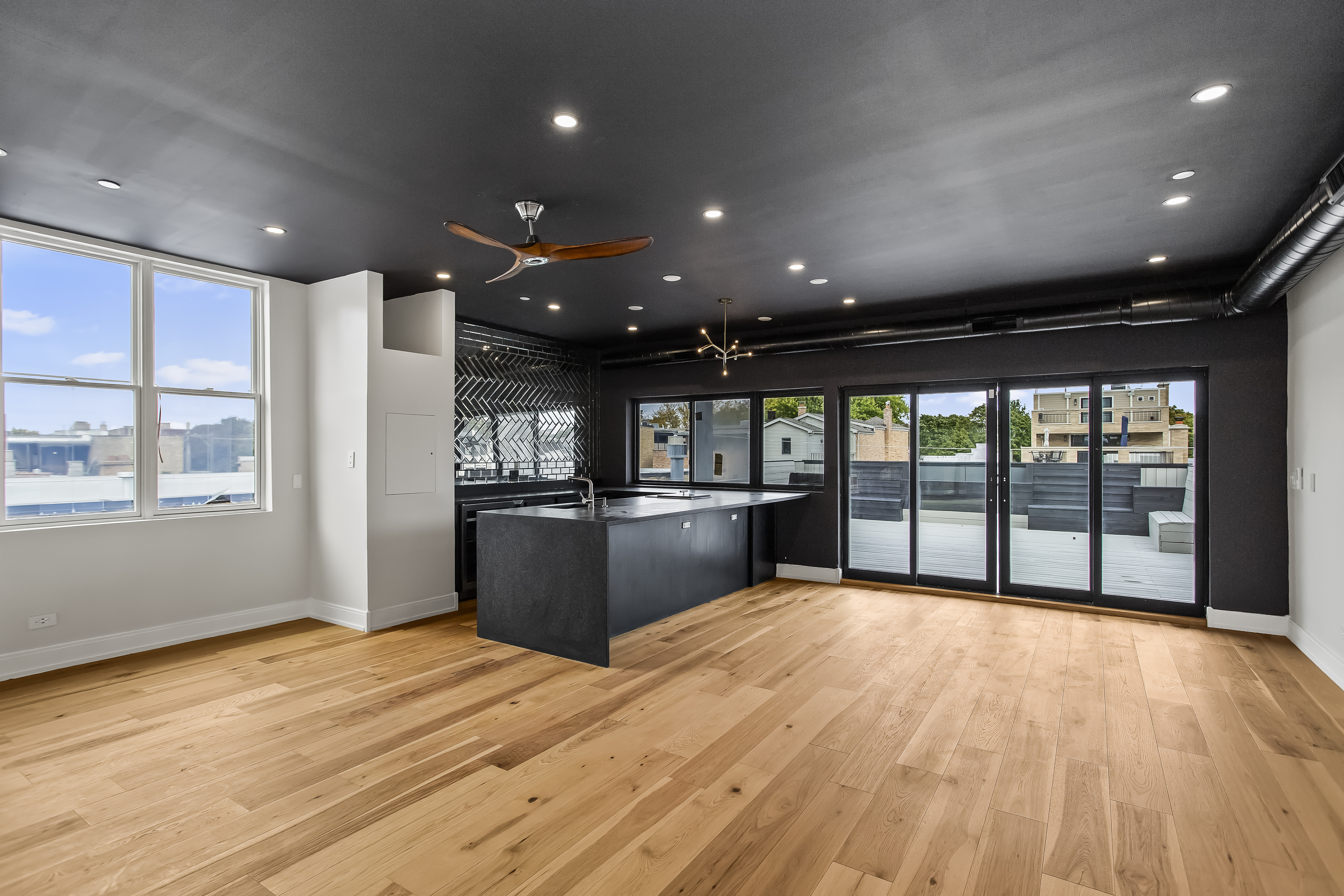  In the Heart of the Highly Sought-After Southport Corridor - 物件實景