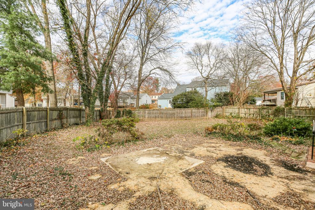 Springfield, Virginia, 22153, United States, 4 Bedrooms Bedrooms, ,4 BathroomsBathrooms,Residential,For Sale,1992836