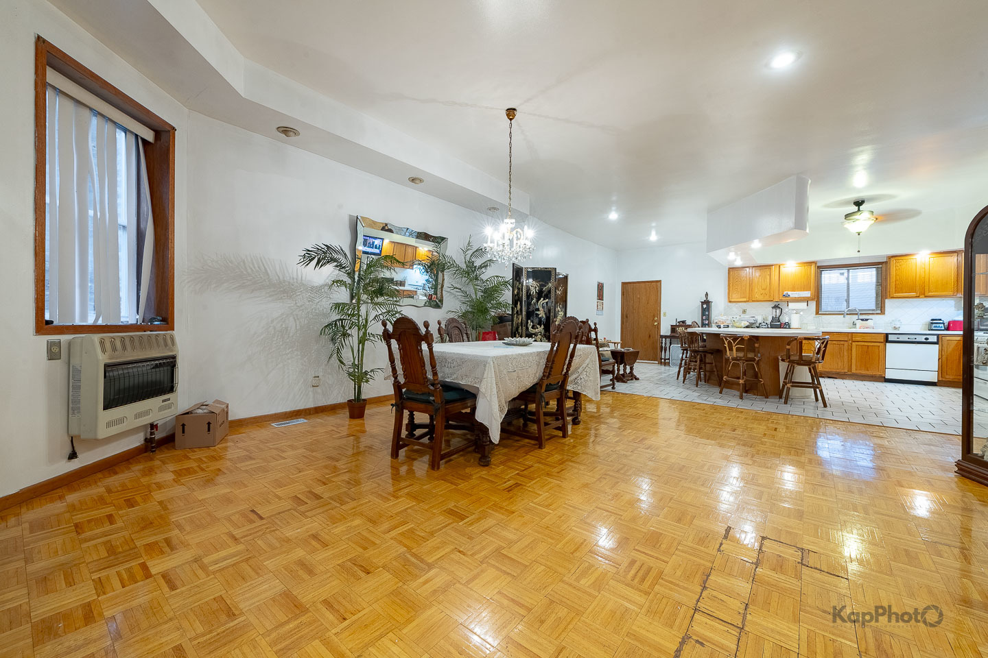 Chicago, Illinois, 60608, United States, 3 Bedrooms Bedrooms, ,5 BathroomsBathrooms,Residential,For Sale,1986120