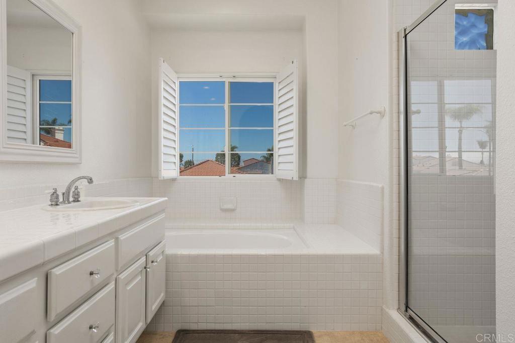 Oceanside, California, 92056, United States, 2 Bedrooms Bedrooms, ,2 BathroomsBathrooms,Residential,For Sale,1942226