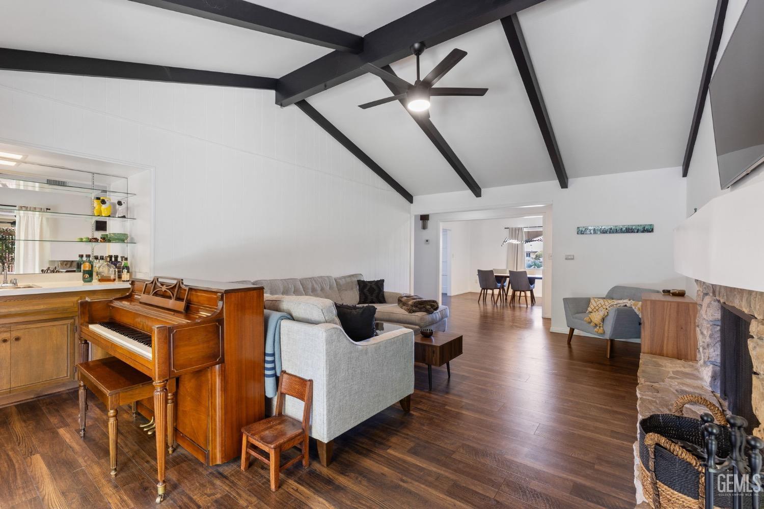 Bakersfield, California, 93301, United States, 3 Bedrooms Bedrooms, ,3 BathroomsBathrooms,Residential,For Sale,1807376