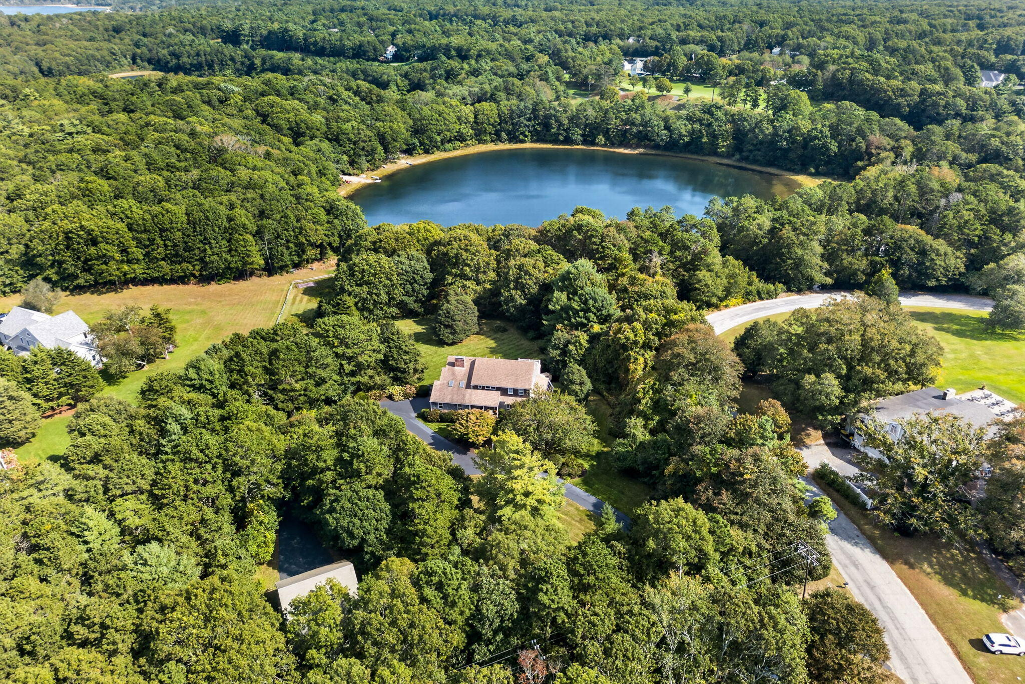  122 Country Club Road - 物件實景