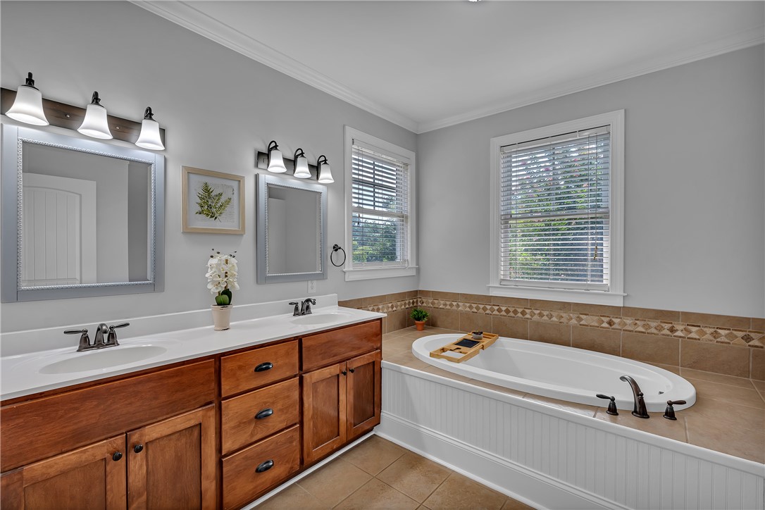 Central, South Carolina, 29630, United States, 5 Bedrooms Bedrooms, ,5 BathroomsBathrooms,Residential,For Sale,1901010