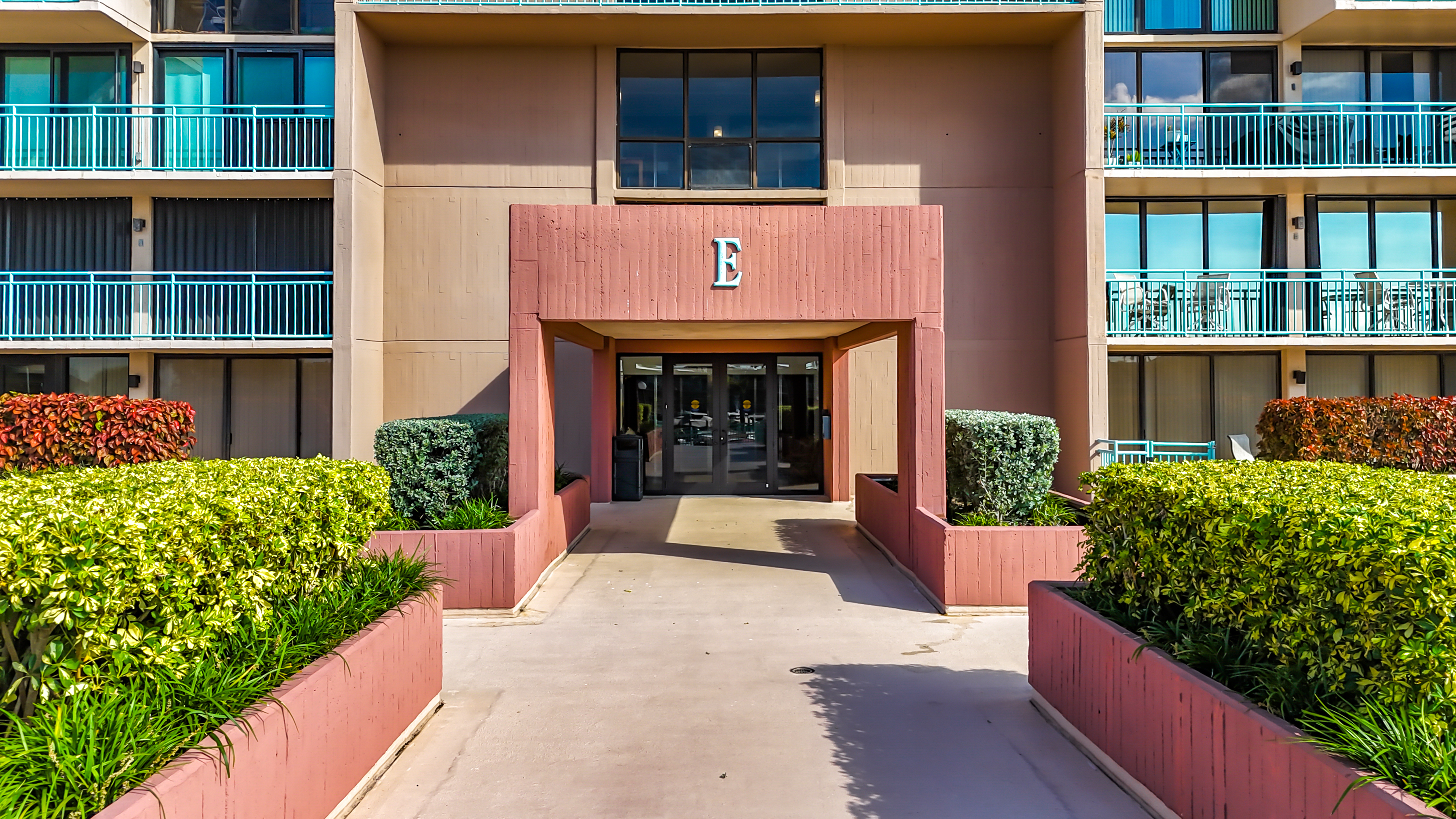 Treasure Island, Florida, 33706, United States, 3 Bedrooms Bedrooms, ,3 BathroomsBathrooms,Residential,For Sale,1983307