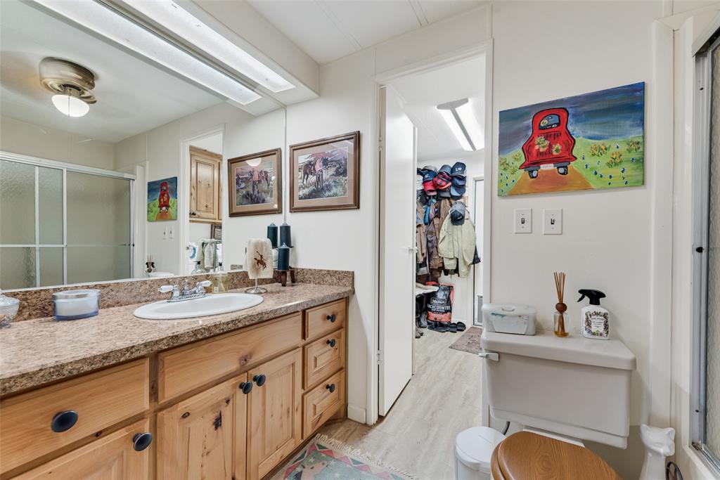 Maypearl, Texas, 76064, United States, 5 Bedrooms Bedrooms, ,3 BathroomsBathrooms,Residential,For Sale,1979588